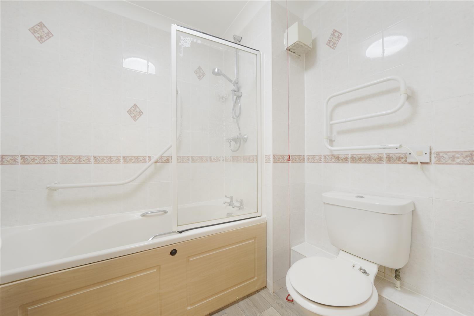 2 bed flat for sale in Whitburn Road, London  - Property Image 10