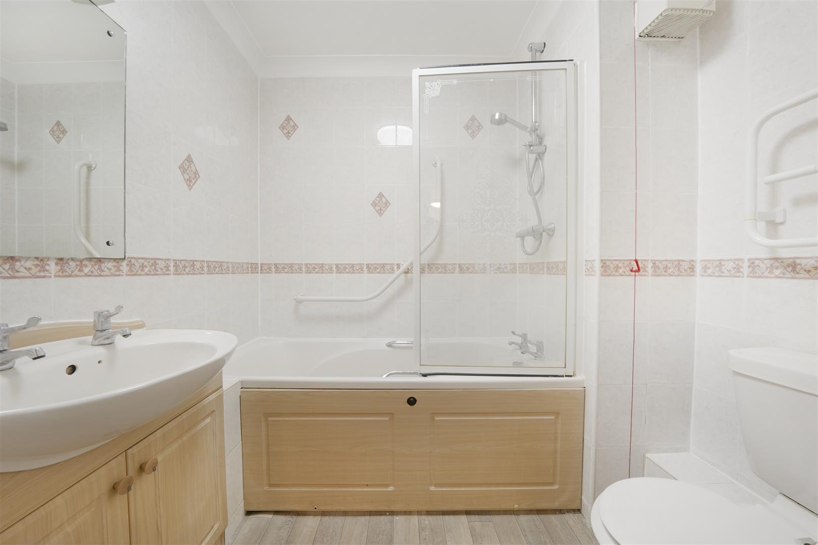 2 bed flat for sale in Whitburn Road, London  - Property Image 9