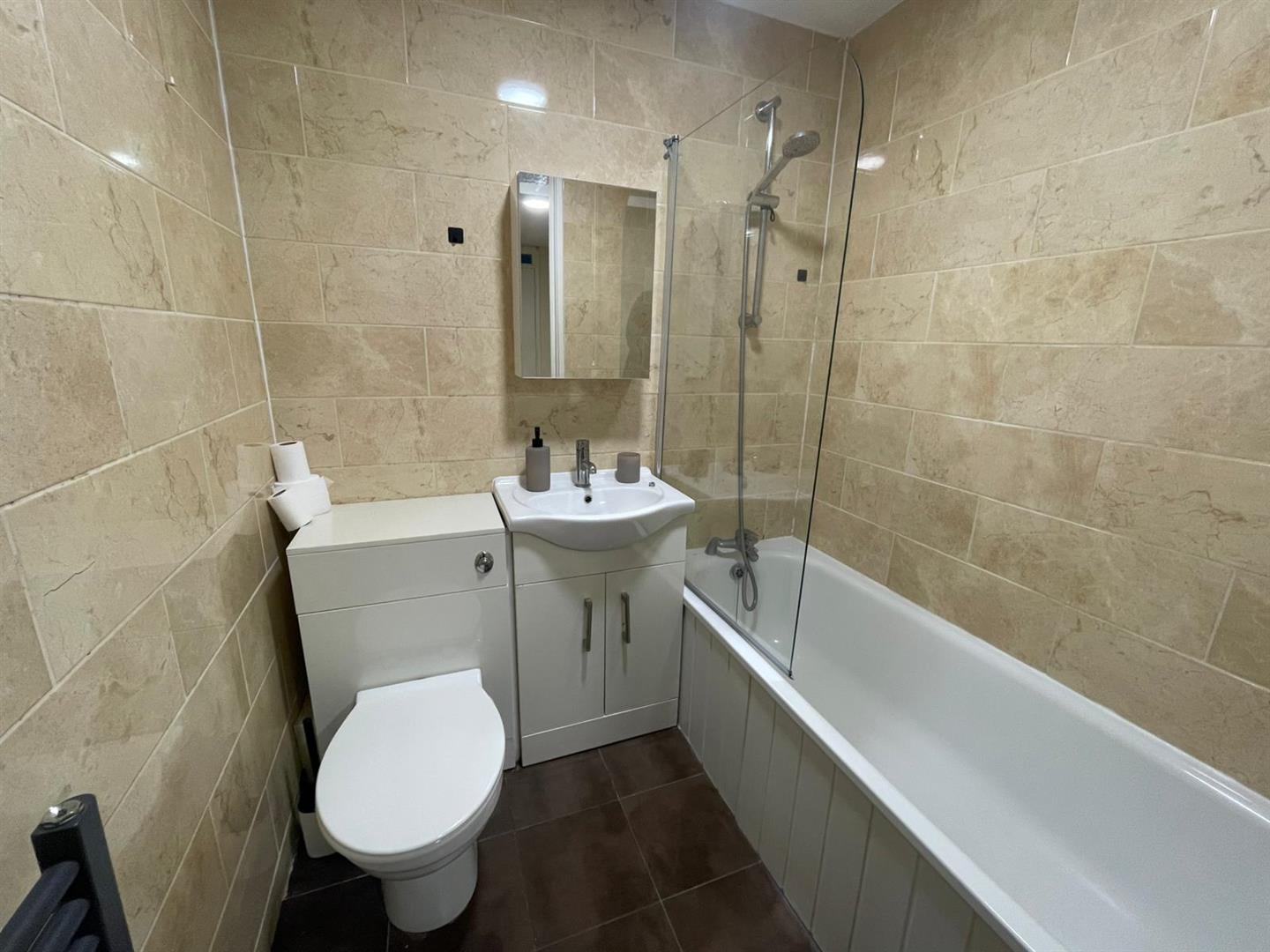 2 bed flat to rent in Hope Close, London  - Property Image 6