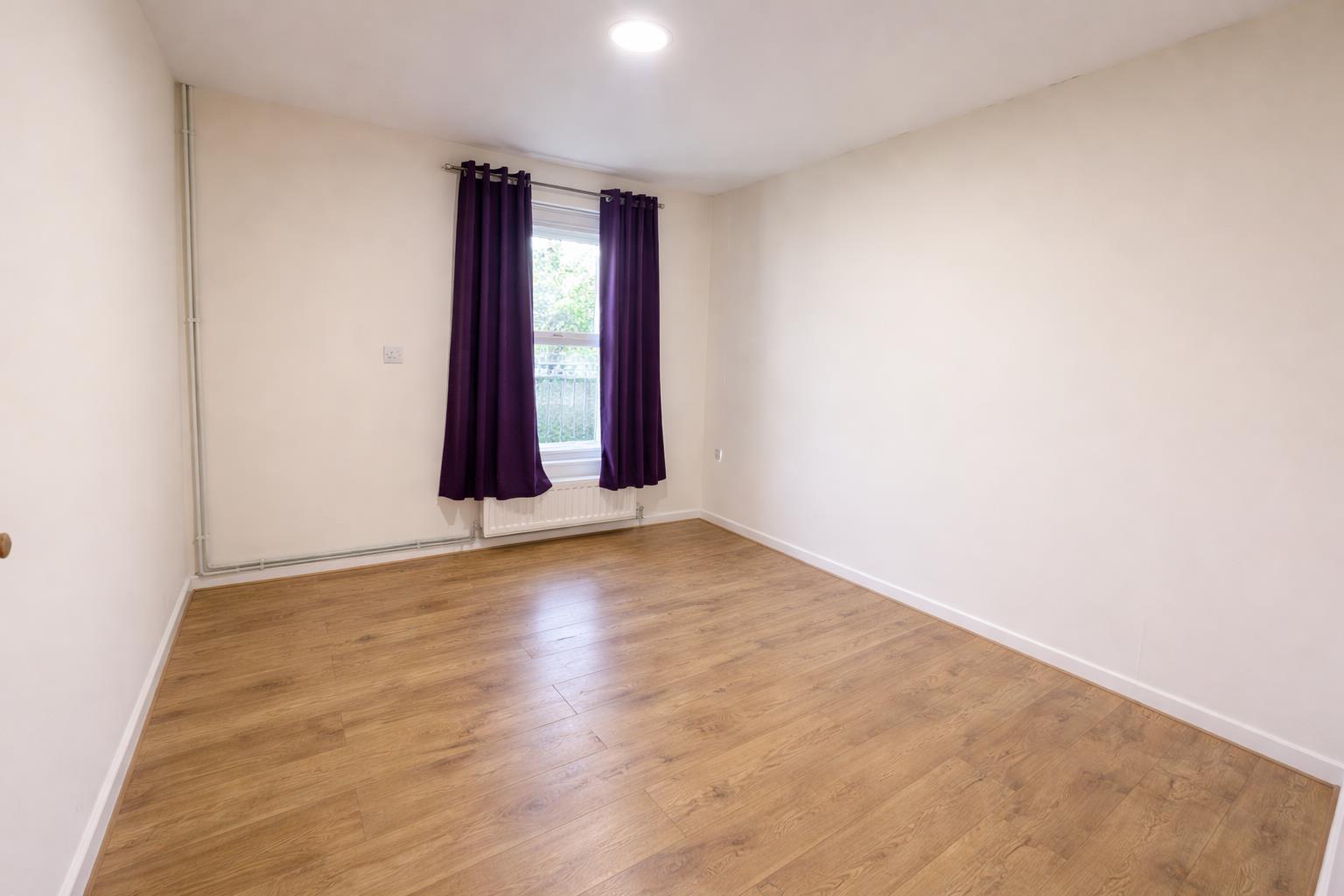2 bed flat to rent in Hope Close, London  - Property Image 4