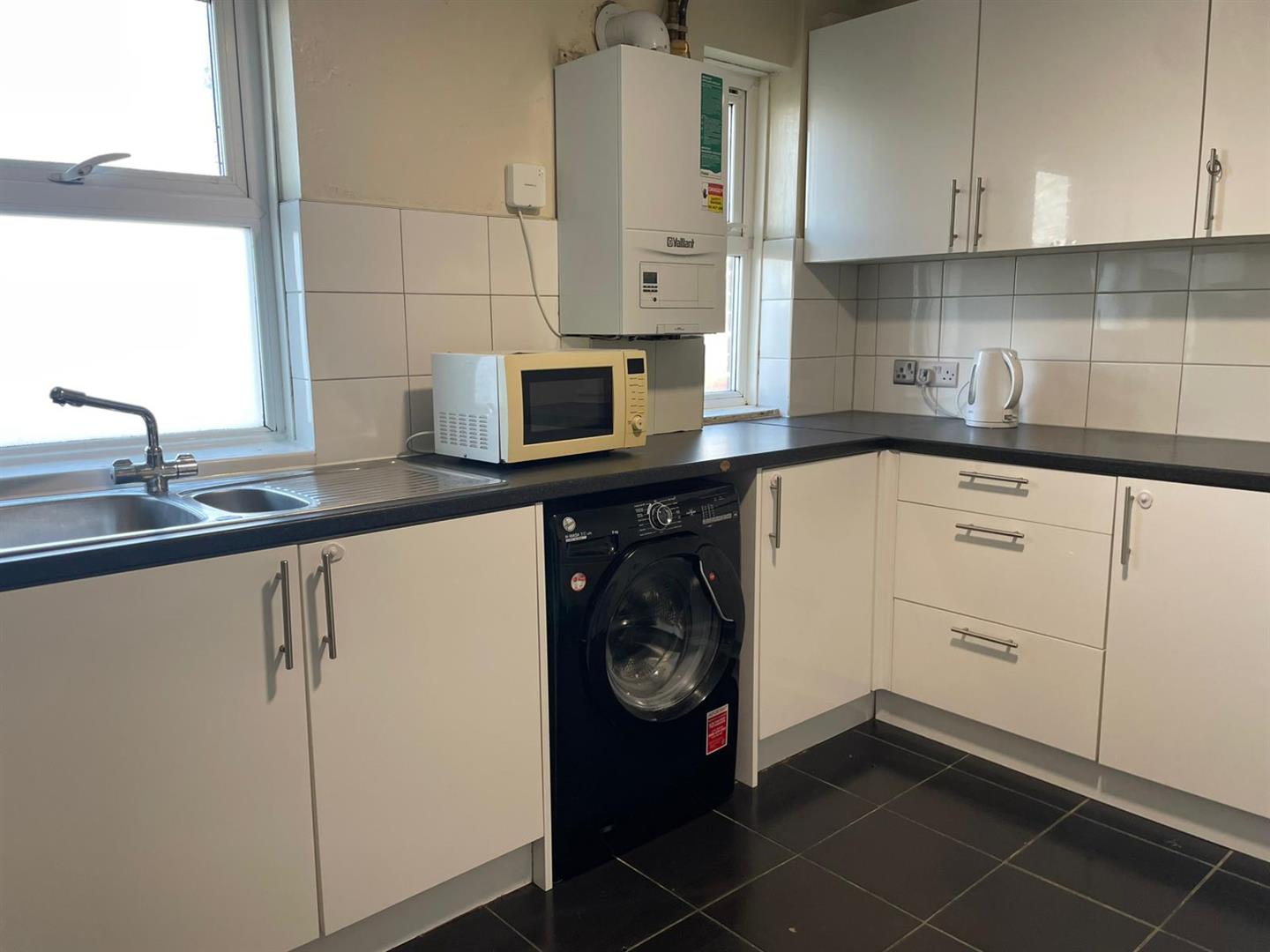 2 bed flat to rent in Hope Close, London  - Property Image 9