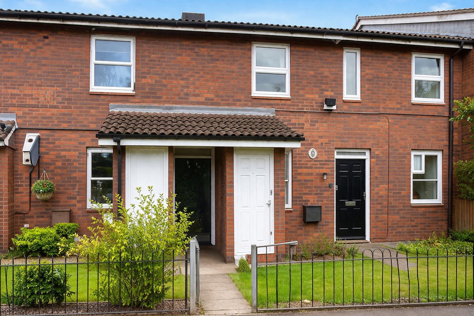 2 bed flat to rent in Hope Close, London - Property Image 1