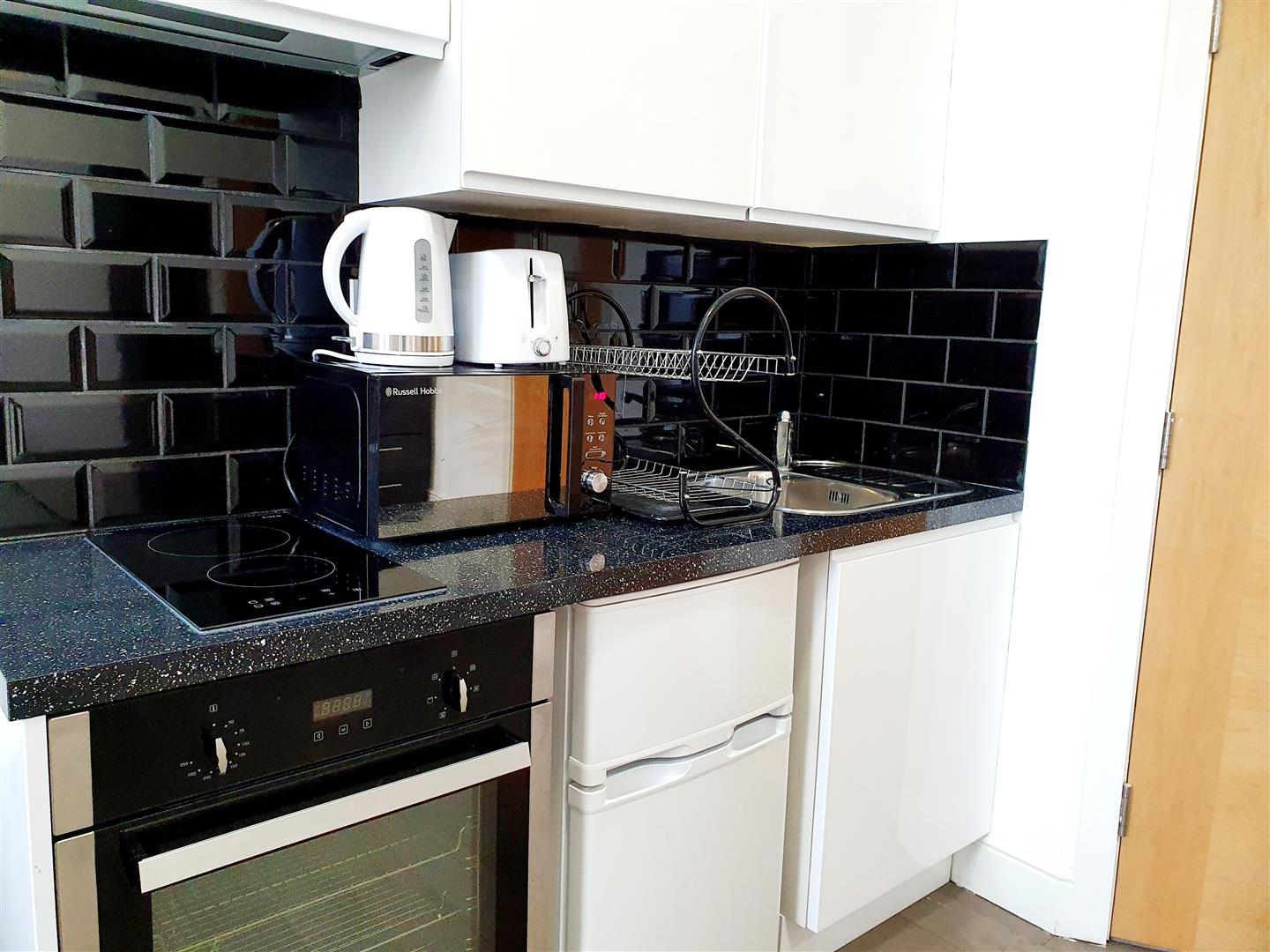 Flat to rent in Woolwich Road, London  - Property Image 2