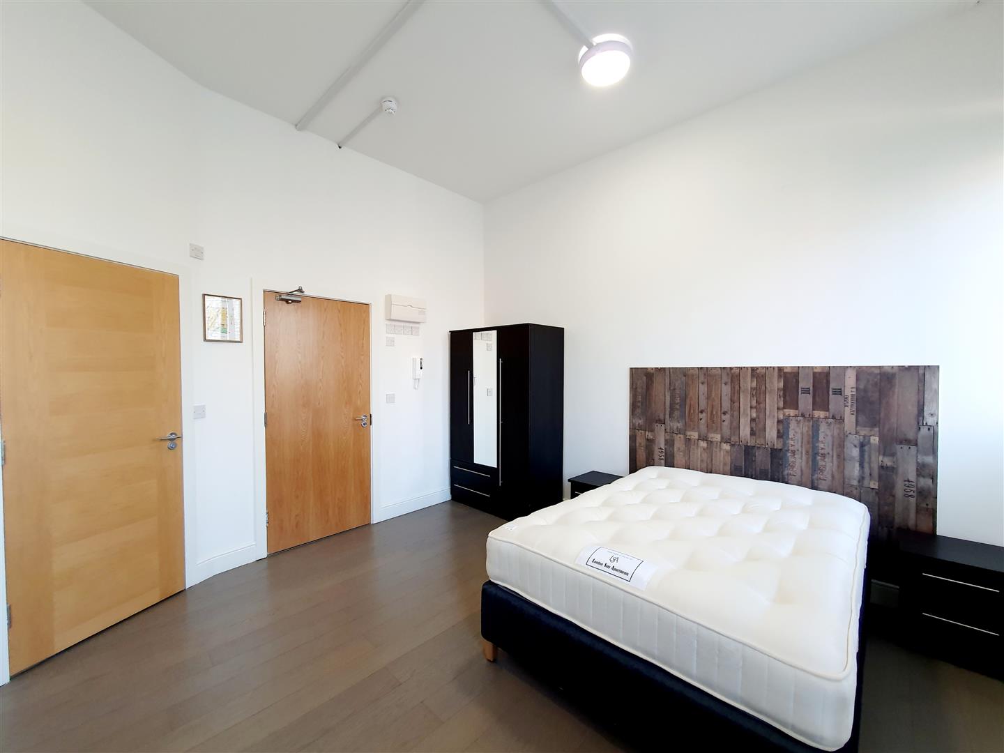 Flat to rent in Woolwich Road, London 9