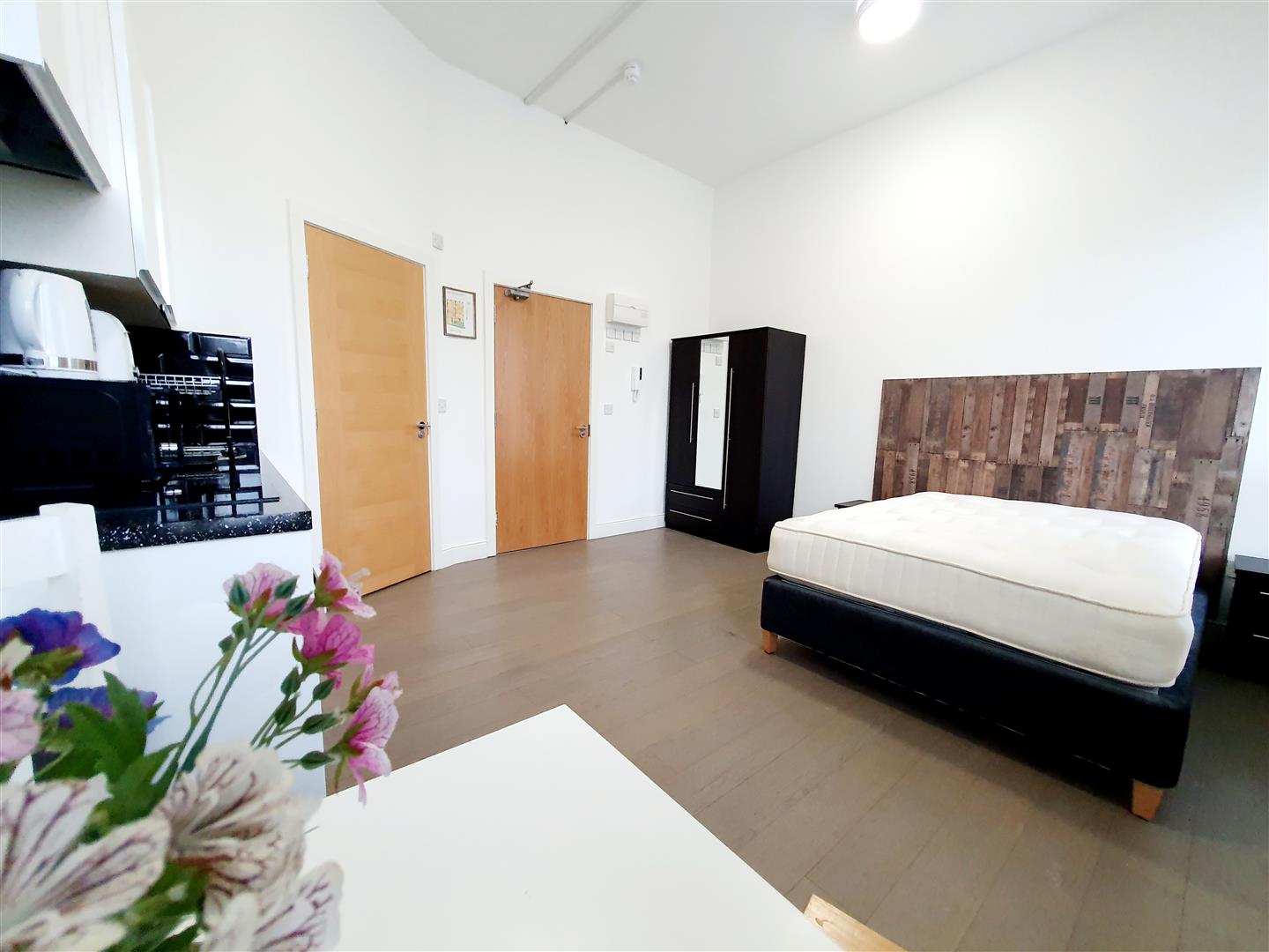 Flat to rent in Woolwich Road, London 3