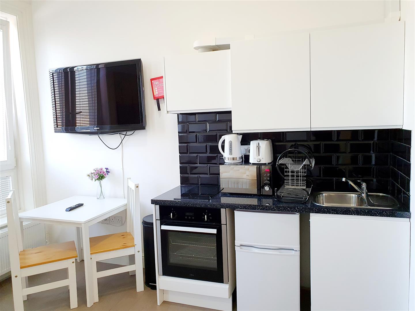 Flat to rent in Woolwich Road, London 8