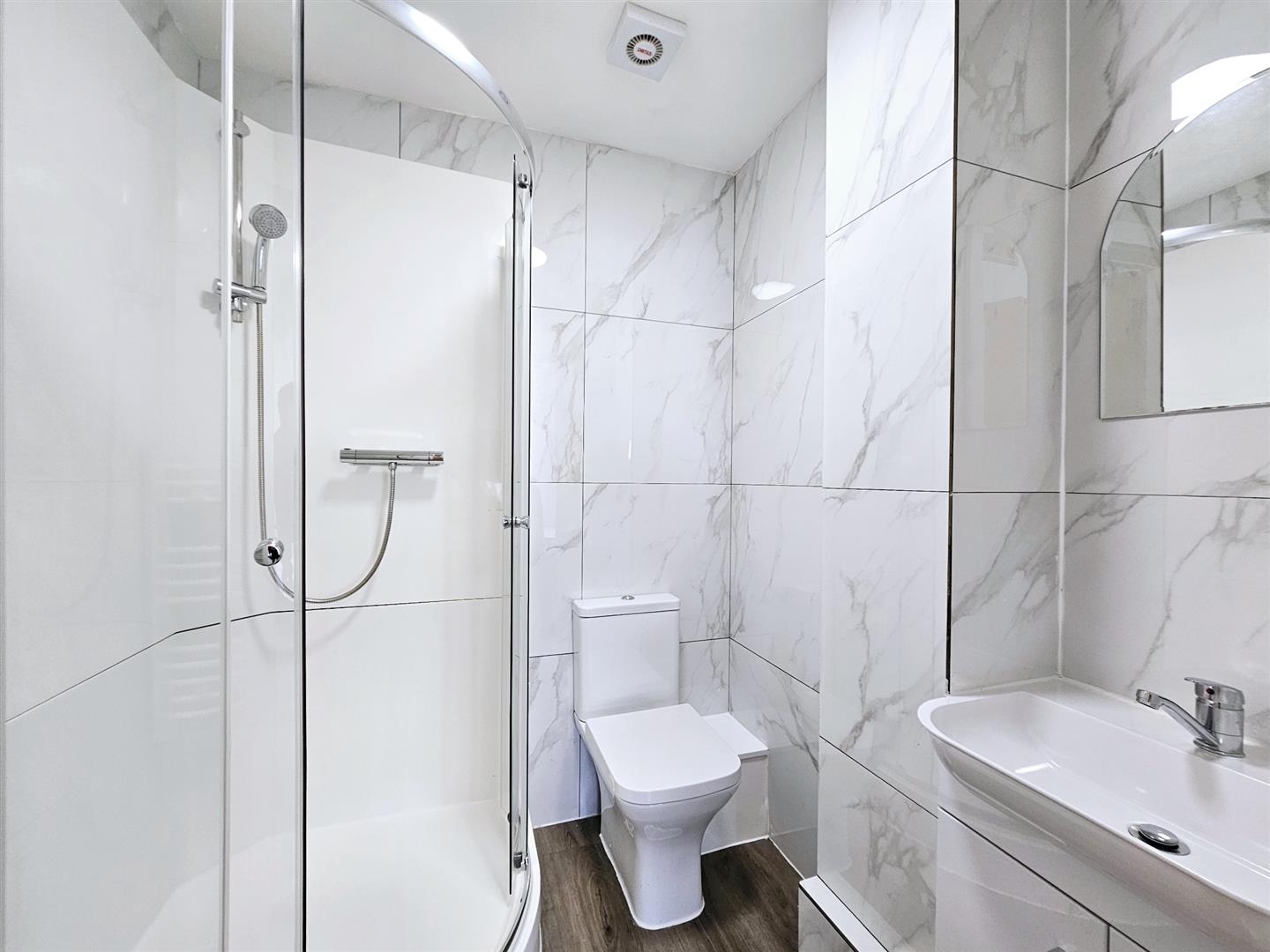 Flat to rent in Woolwich Road, London 7