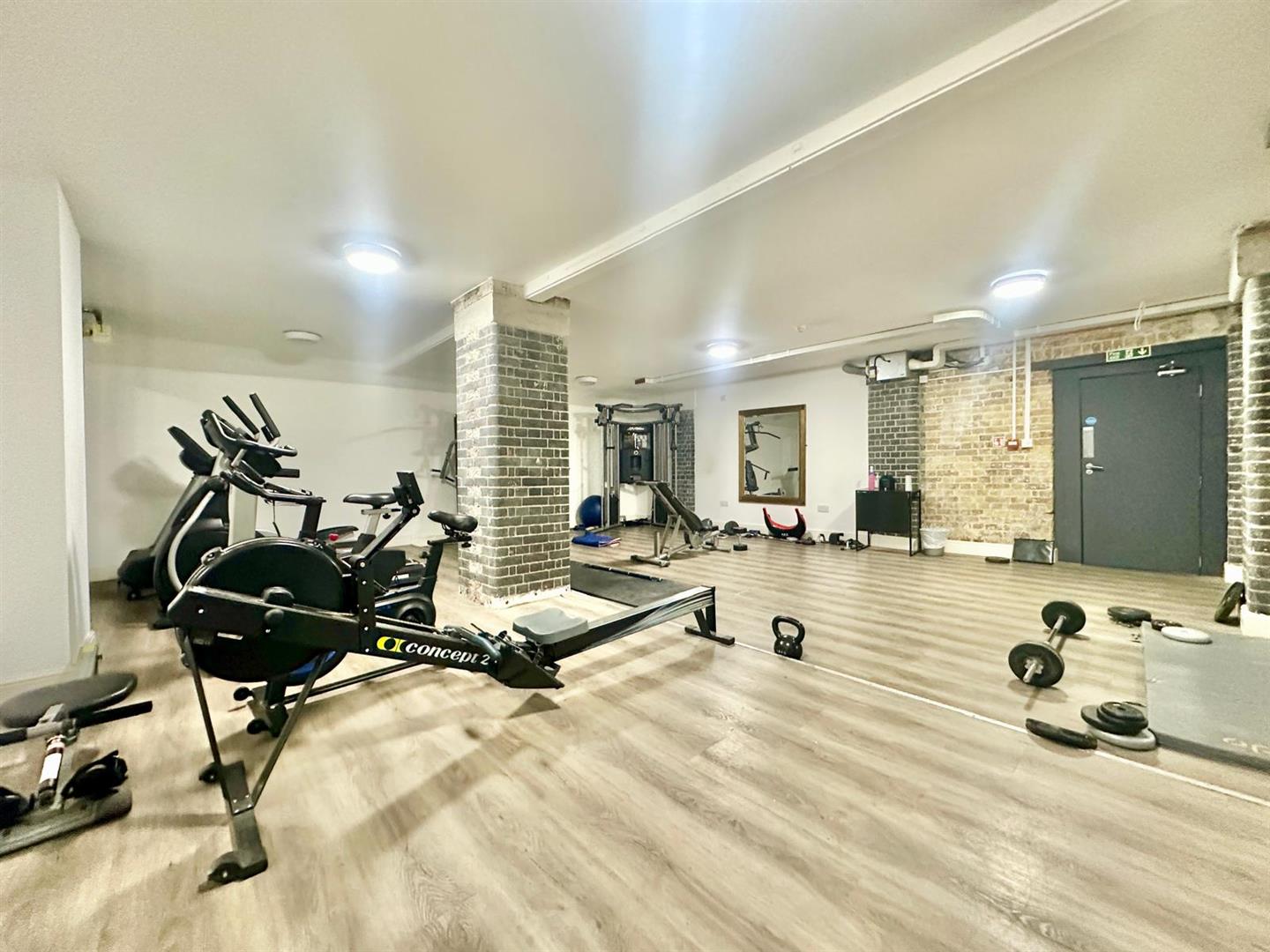 Flat to rent in Woolwich Road, London - Property Image 9