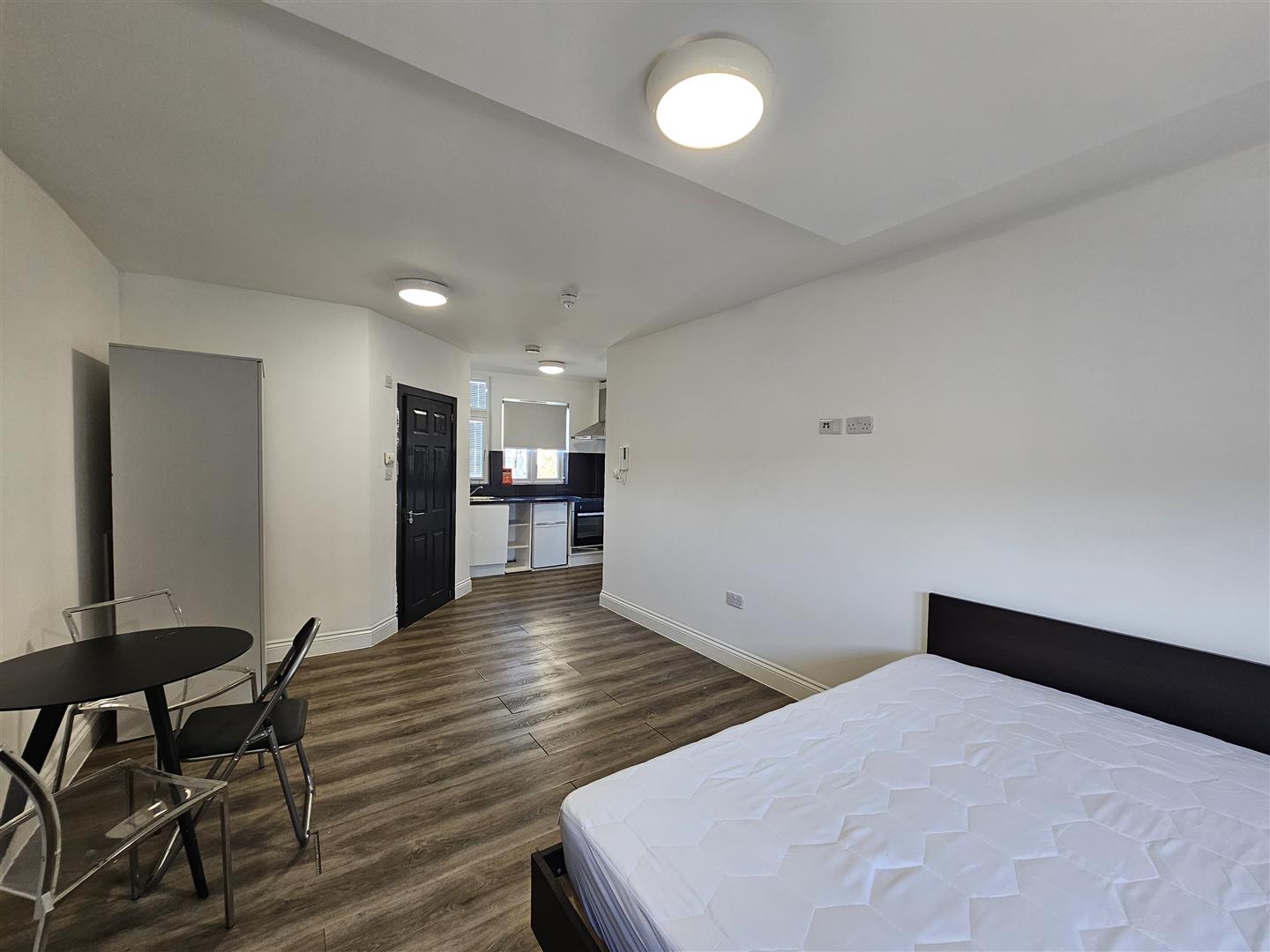 Flat to rent in Warspite Road, London, SE18