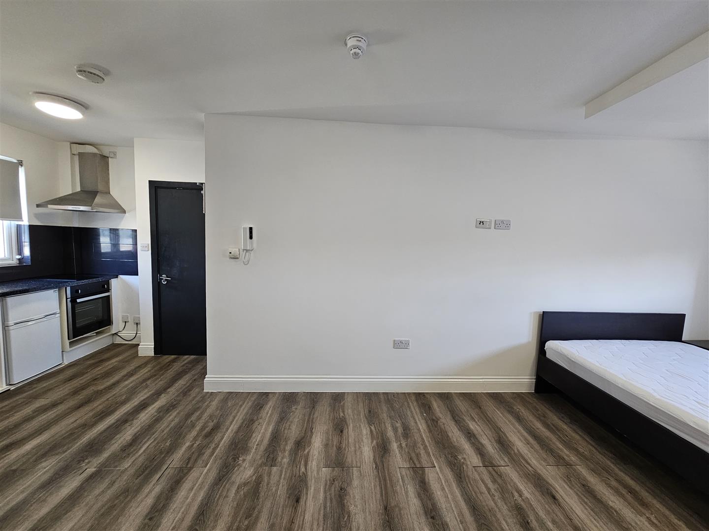 Flat to rent in Warspite Road, London 3