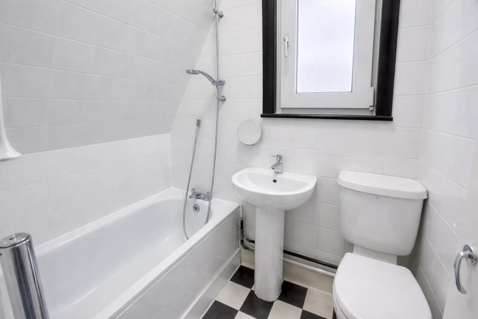 1 bed flat to rent in Ashburton Road, Croydon 4