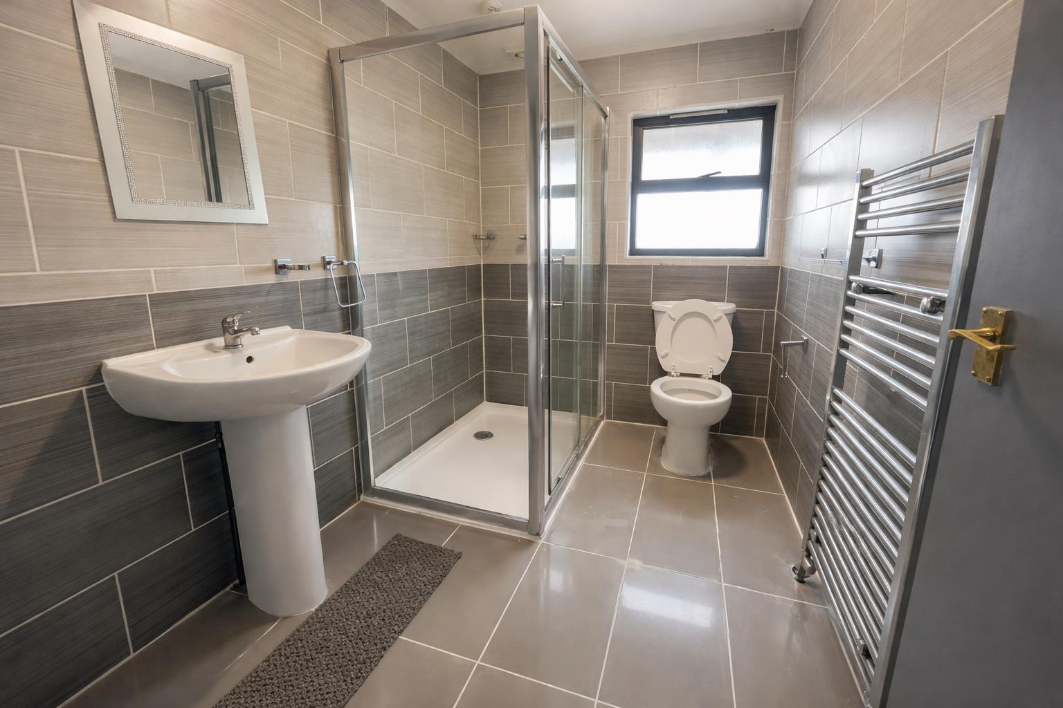 3 bed flat to rent in Brockley Road, London 5