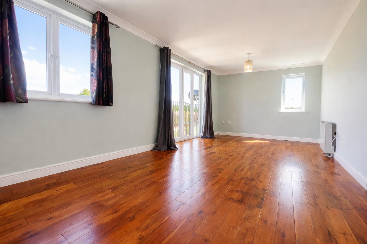 2 bed house to rent in Hill View Drive, Thamesmead  - Property Image 1