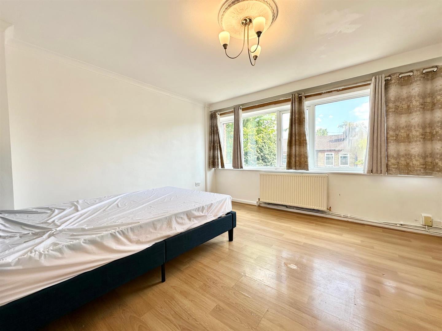 4 bed house to rent in Addison Road, London 7