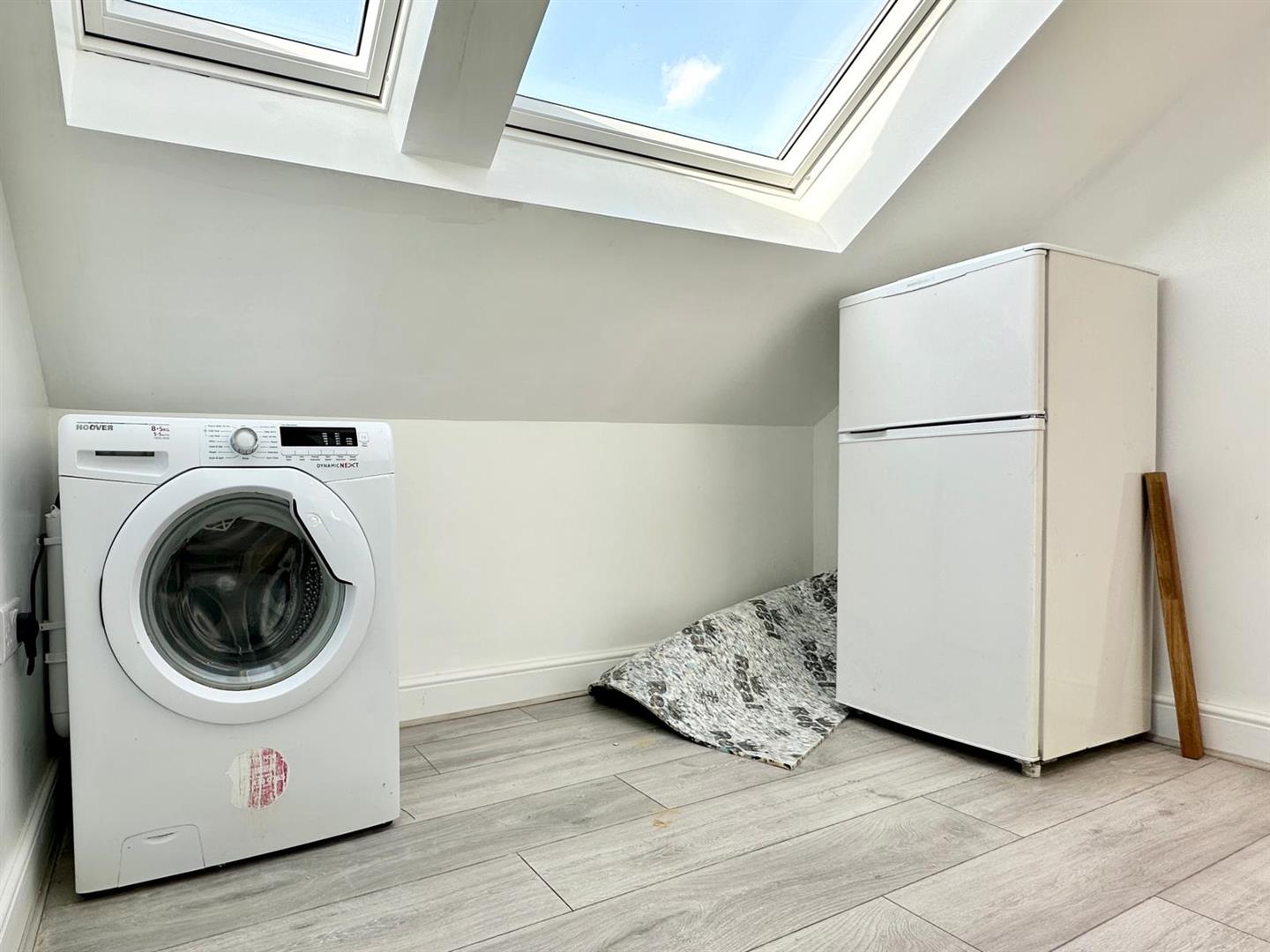 1 bed house share to rent in Biggin Way, London 3