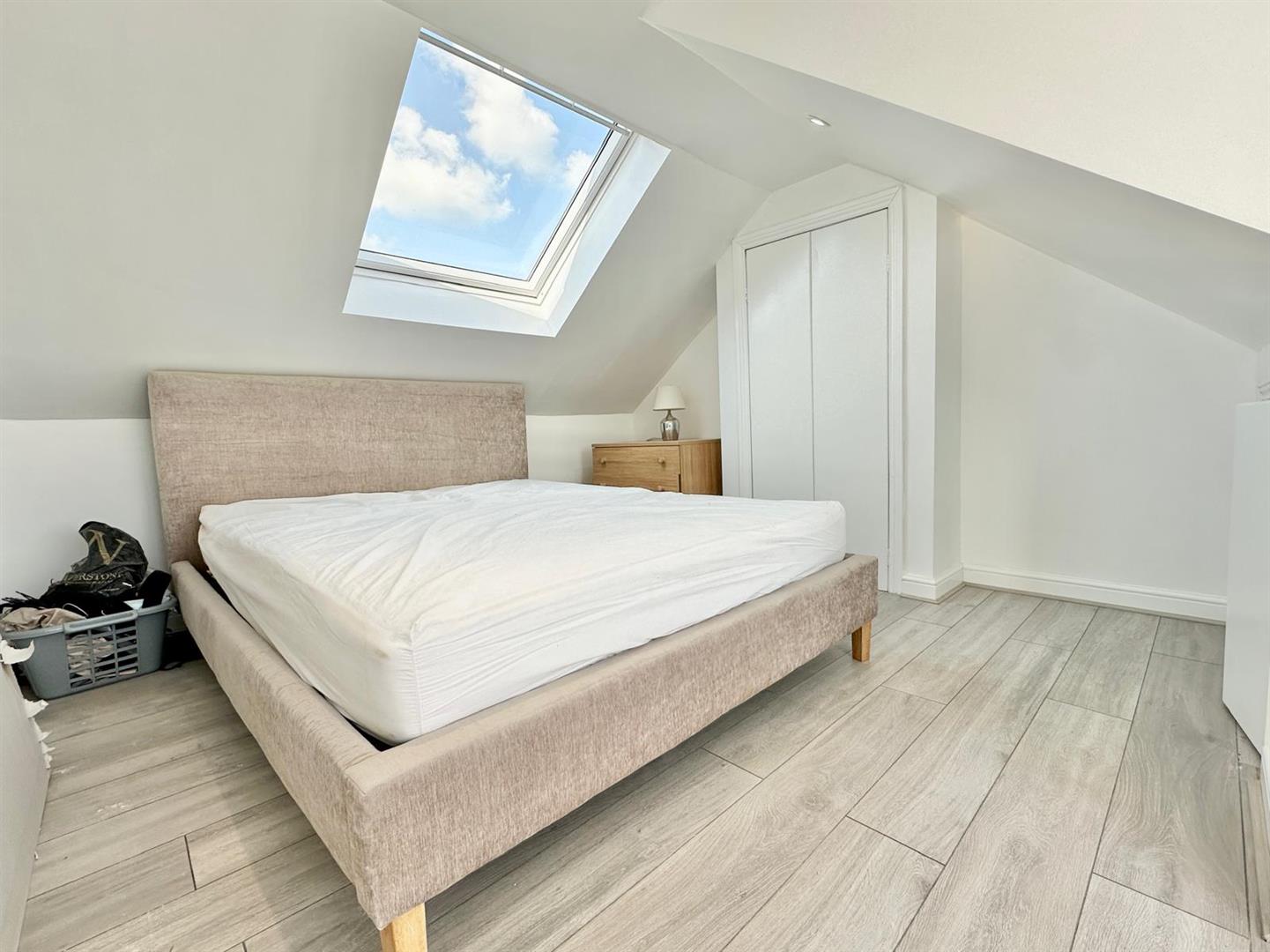 1 bed house share to rent in Biggin Way, London 2
