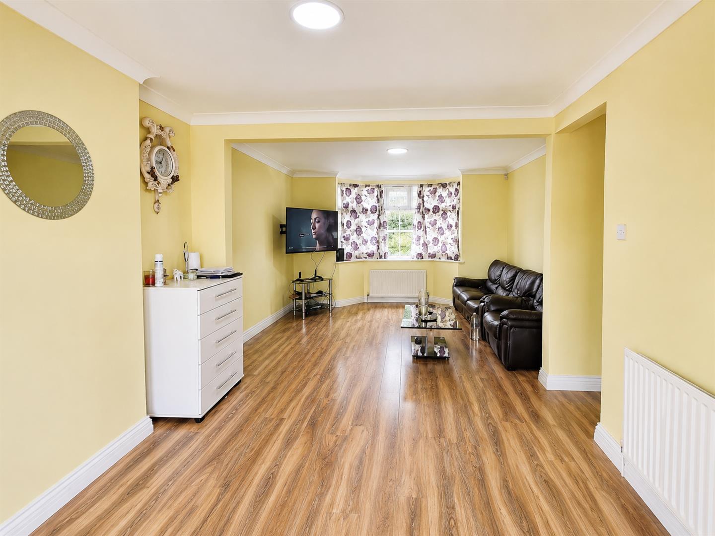3 bed semi-detached house to rent in Madison Crescent, Bexleyheath 2