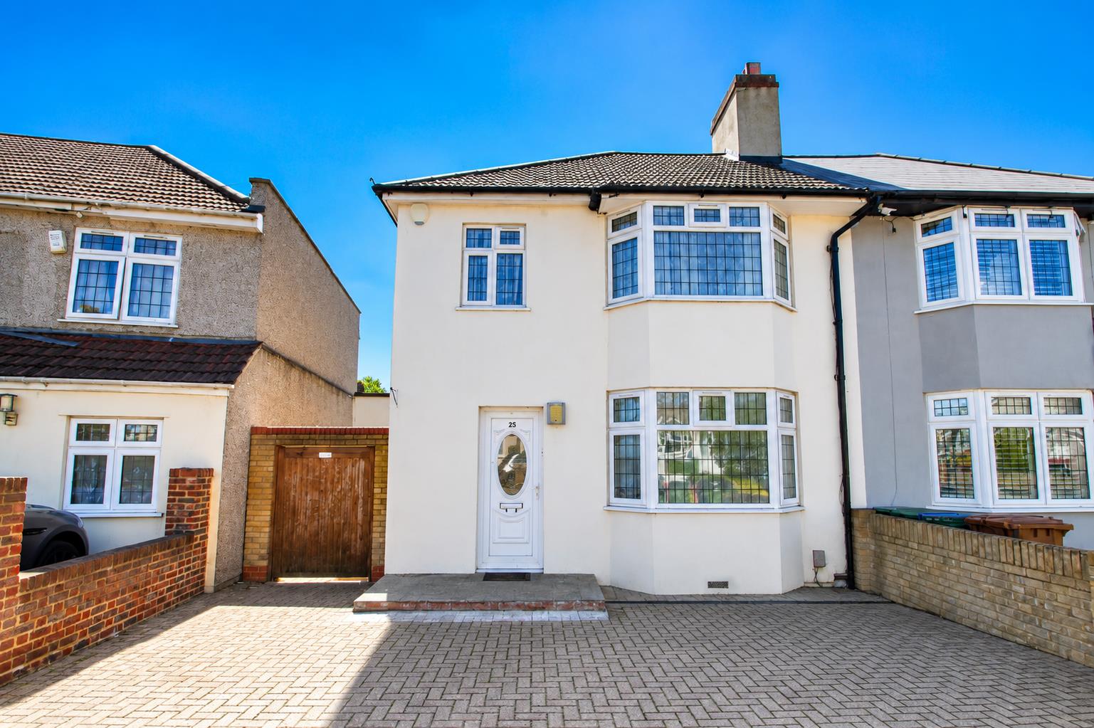 3 bed semi-detached house to rent in Madison Crescent, Bexleyheath - Property Image 1