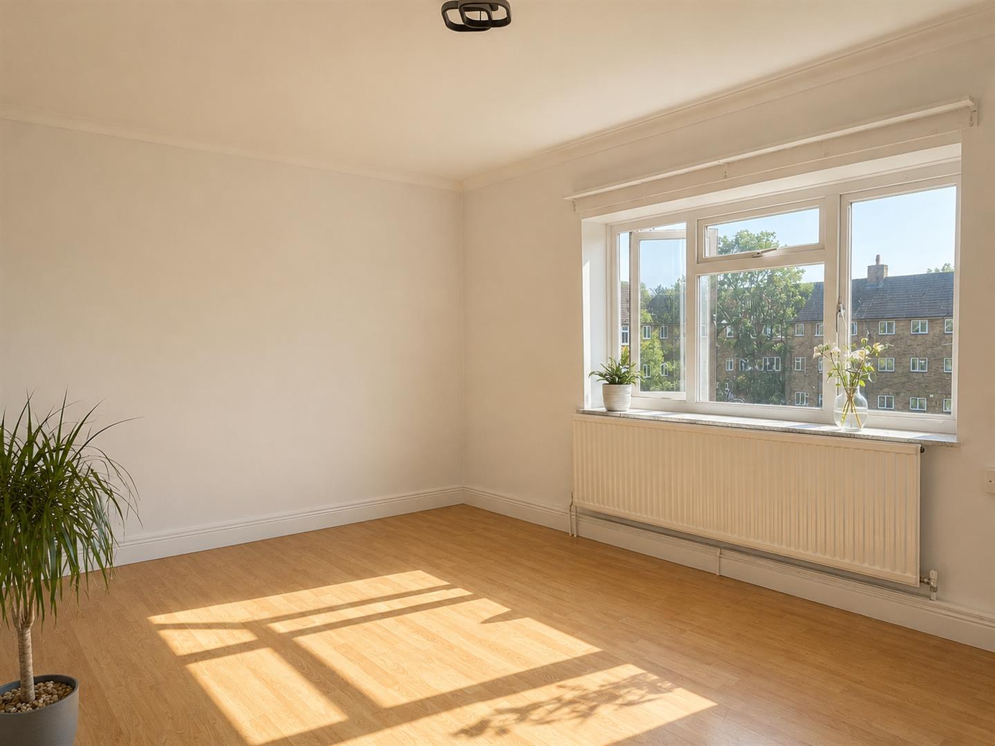 2 bed flat to rent in Elwyn Gardens, London 1