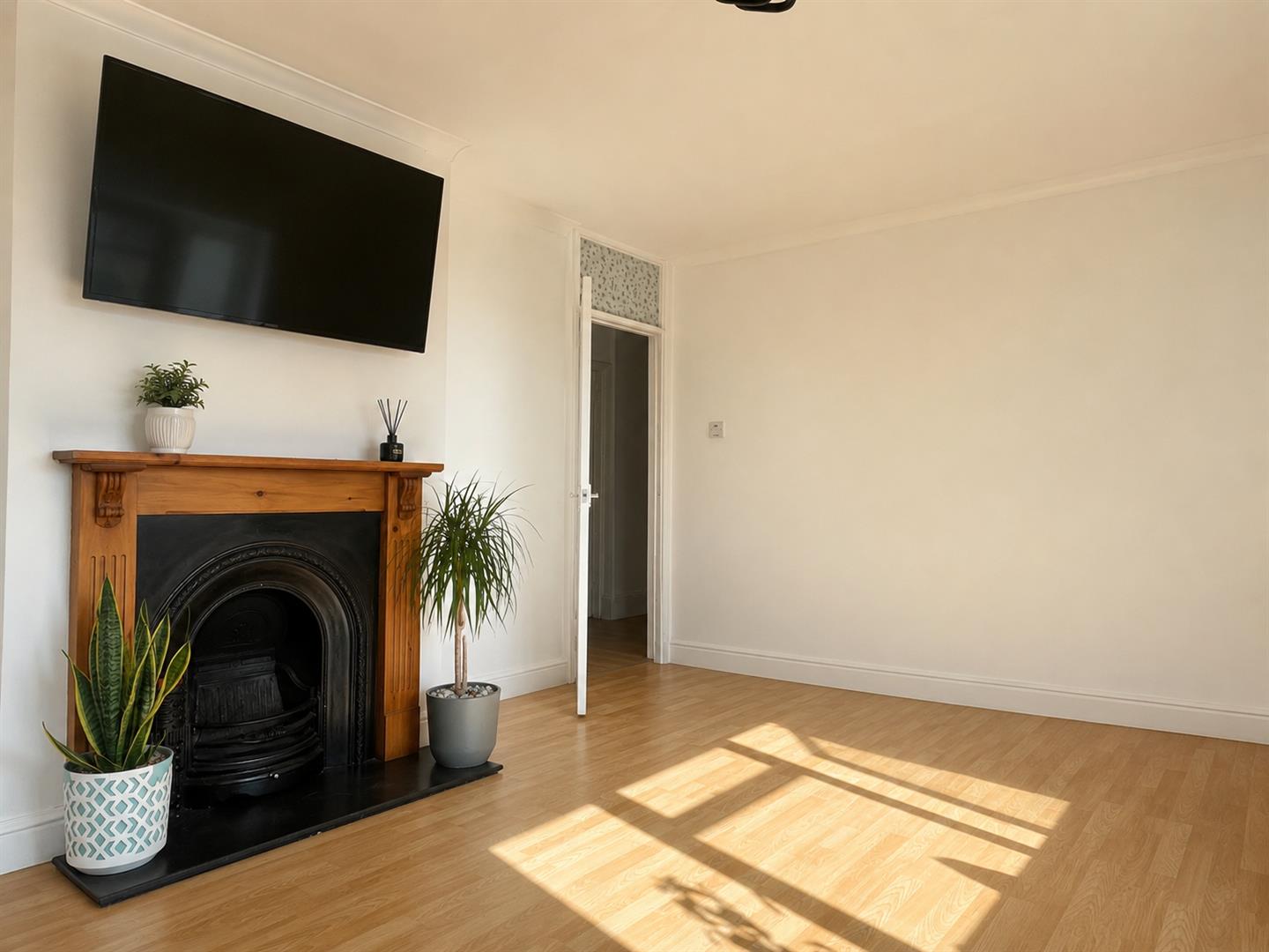 2 bed flat to rent in Elwyn Gardens, London  - Property Image 1