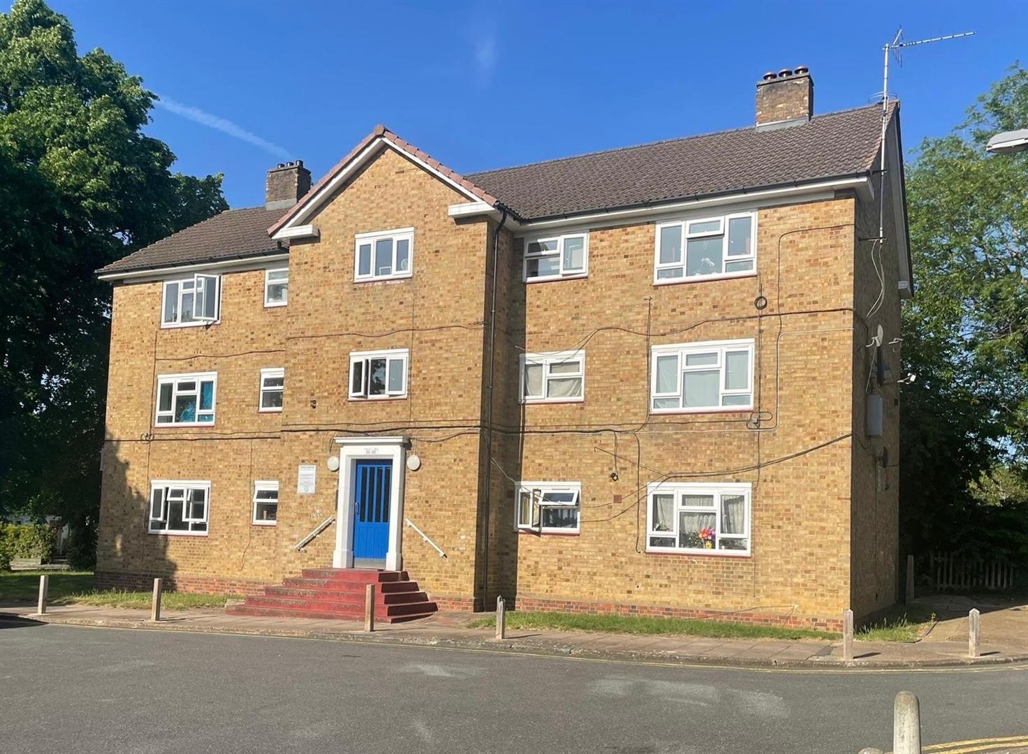 2 bed flat to rent in Elwyn Gardens, London 6