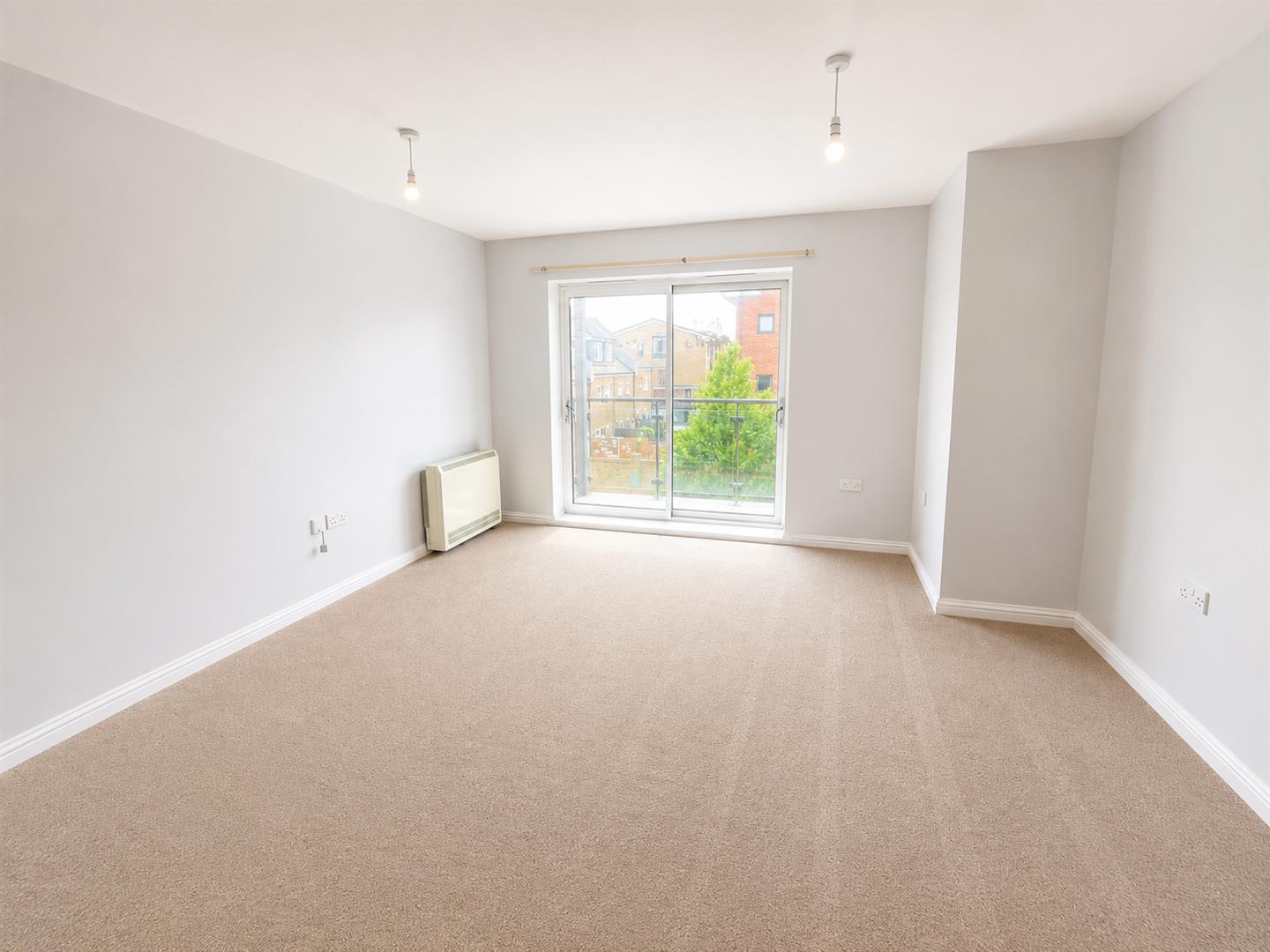 1 bed flat to rent in Oakwood Close, London 1