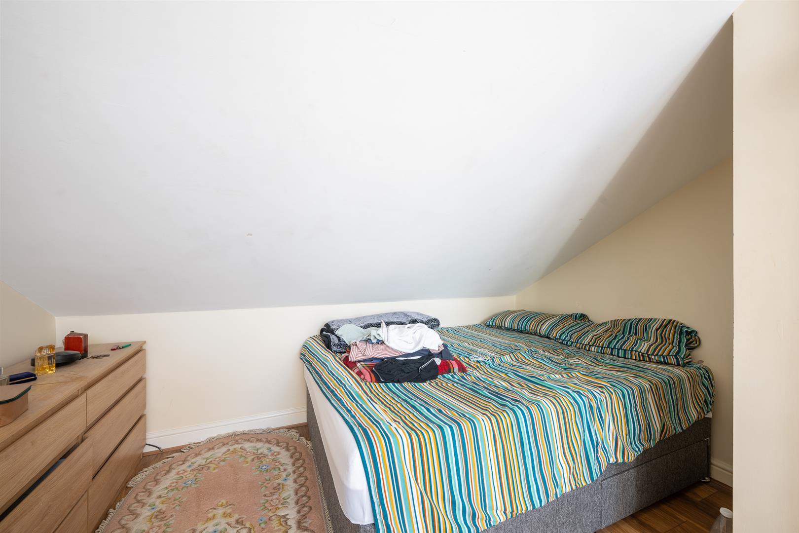 3 bed house for sale in Plum Lane, London  - Property Image 6