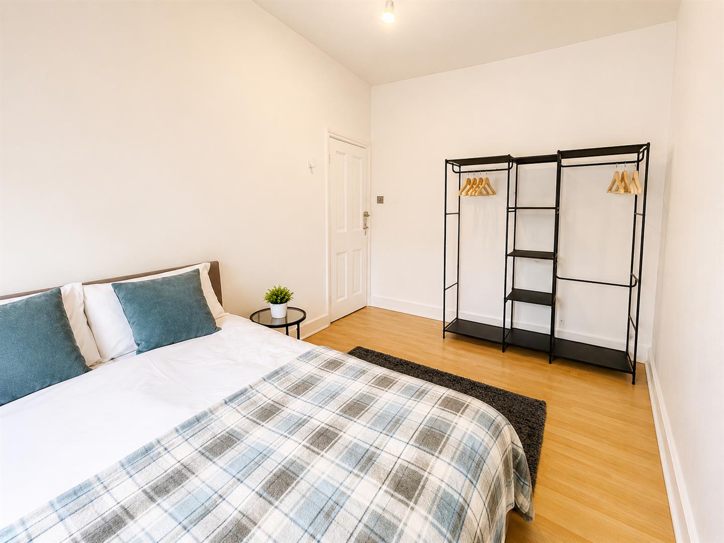 2 bed flat to rent in Hafton Road, London 6