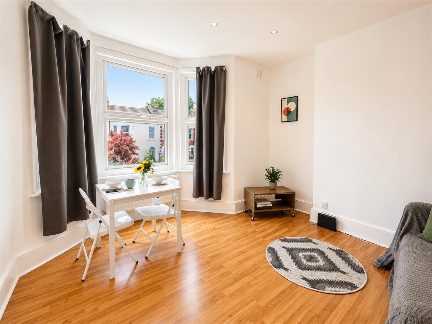 2 bed flat to rent in Hafton Road, London  - Property Image 2