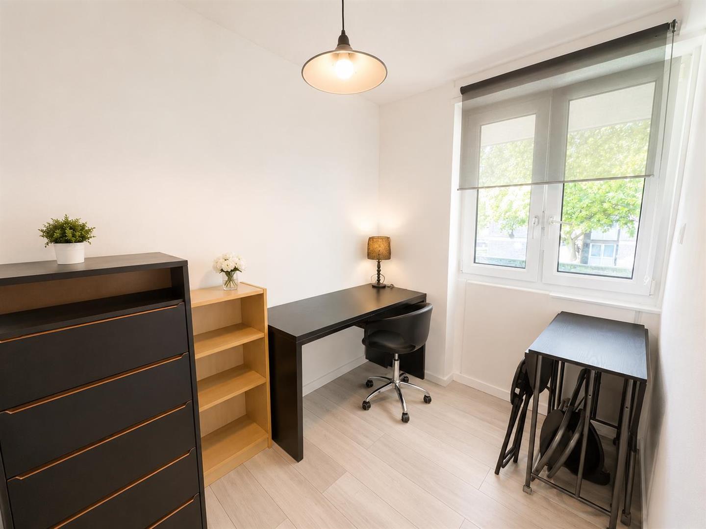 2 bed flat to rent in Hodister Close, London 5