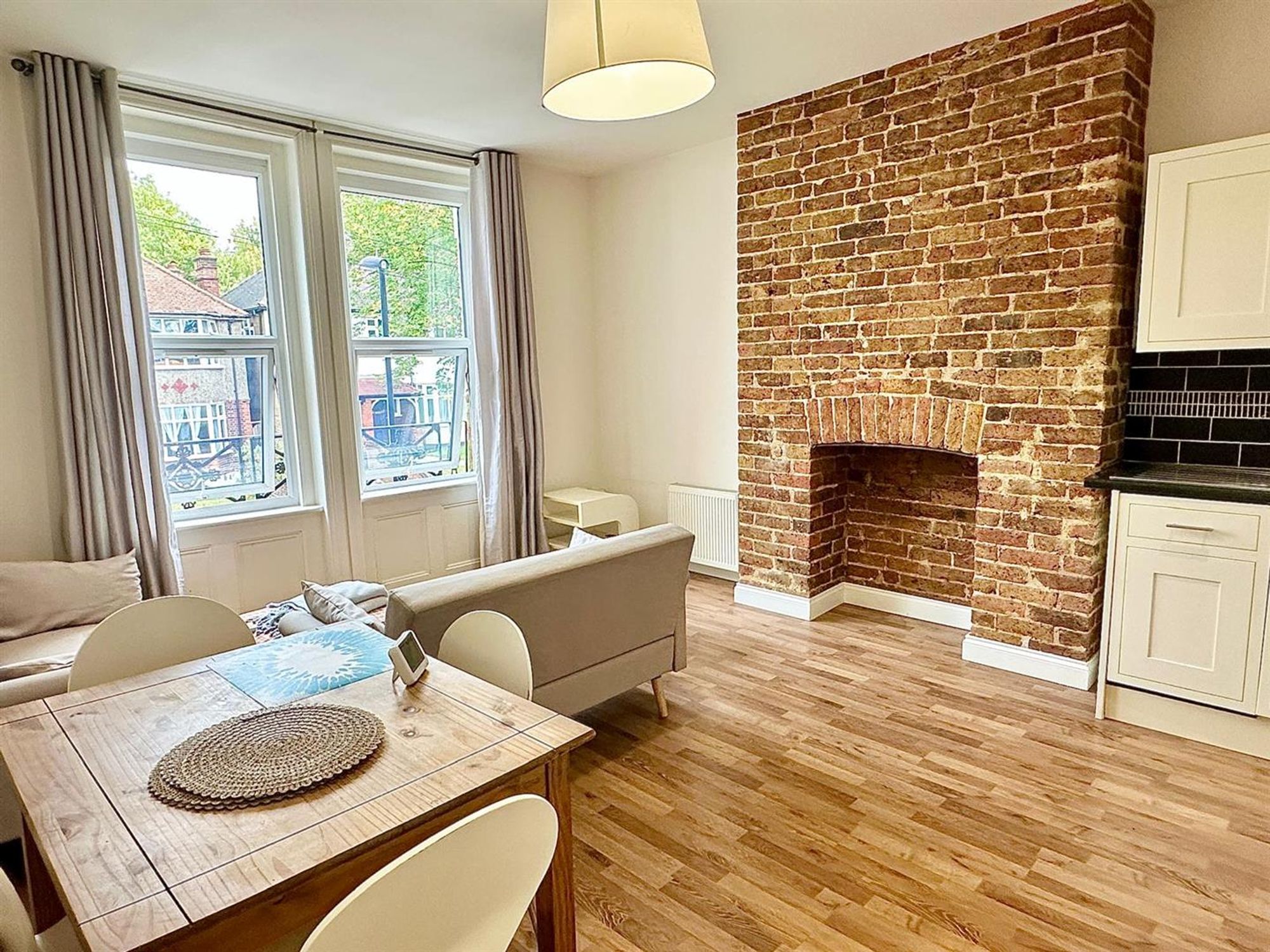 2 bed flat to rent in Marischal Road, London 9