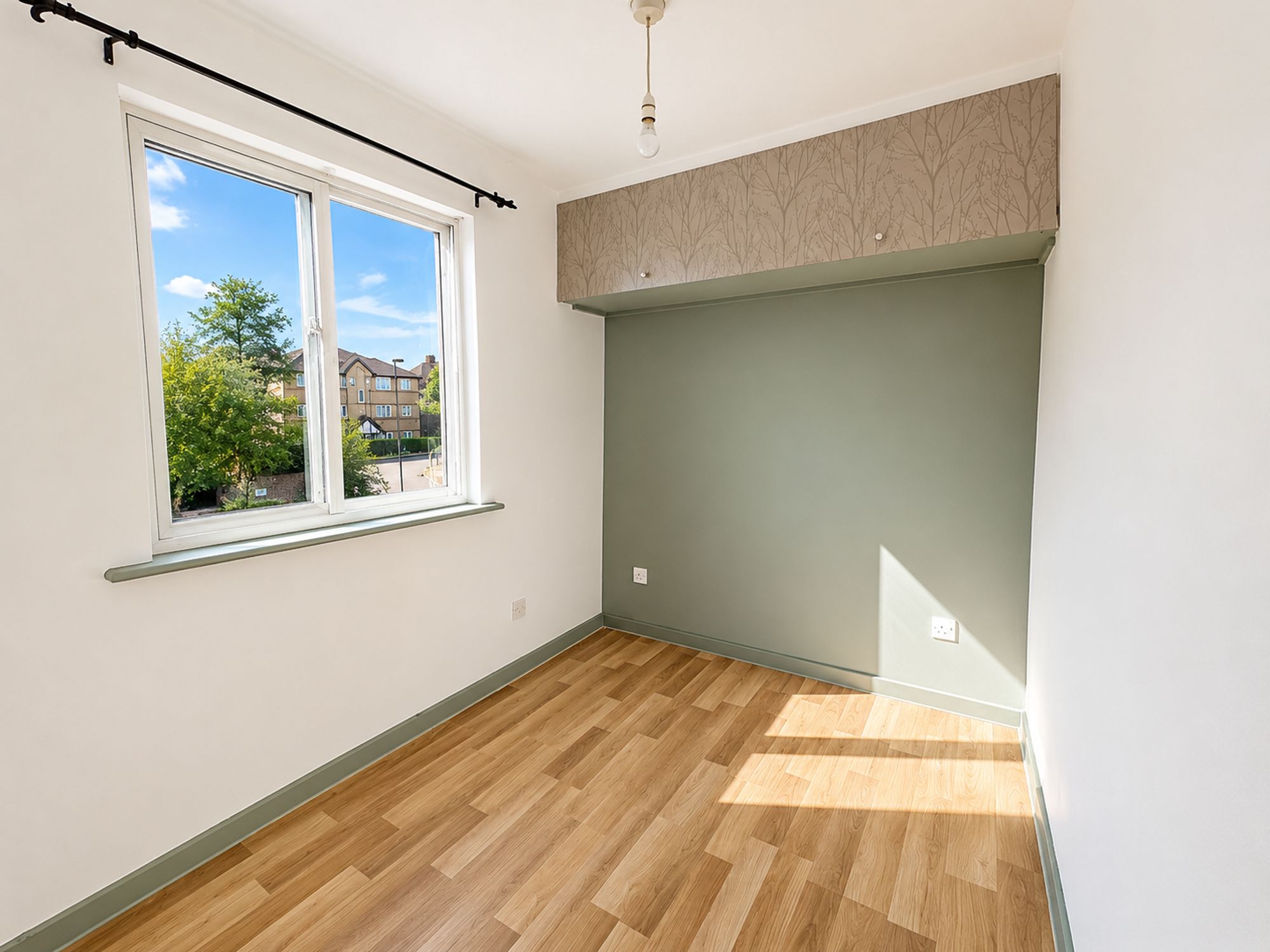 1 bed flat to rent in Rowallan Court, London  - Property Image 4