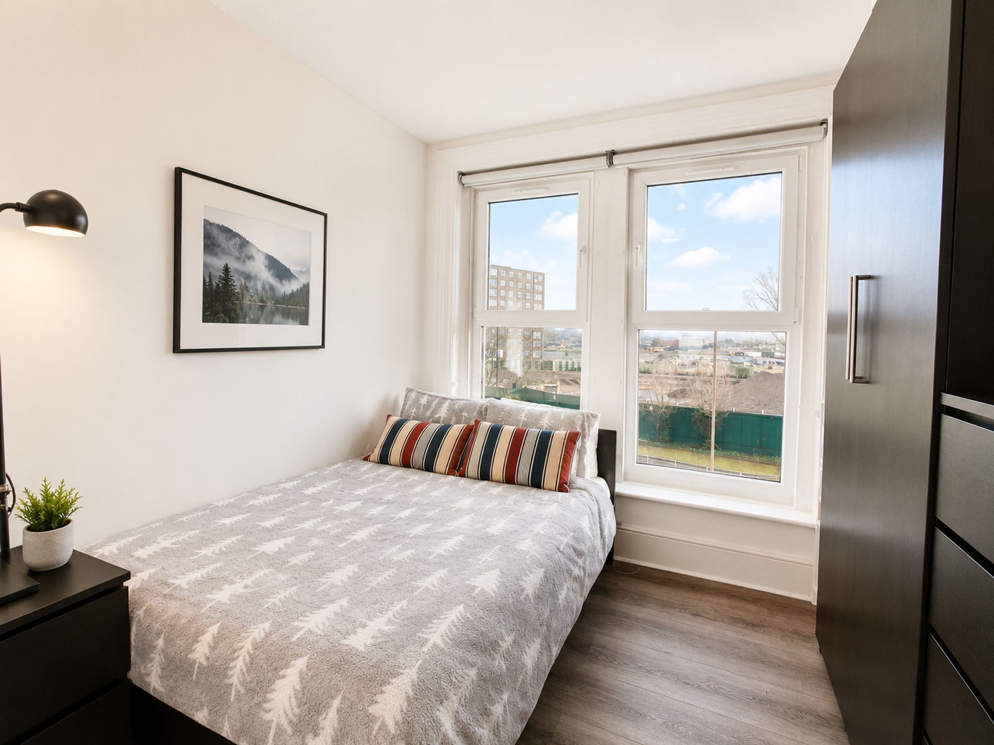 1 bed studio flat to rent in Warspite Road, London 2