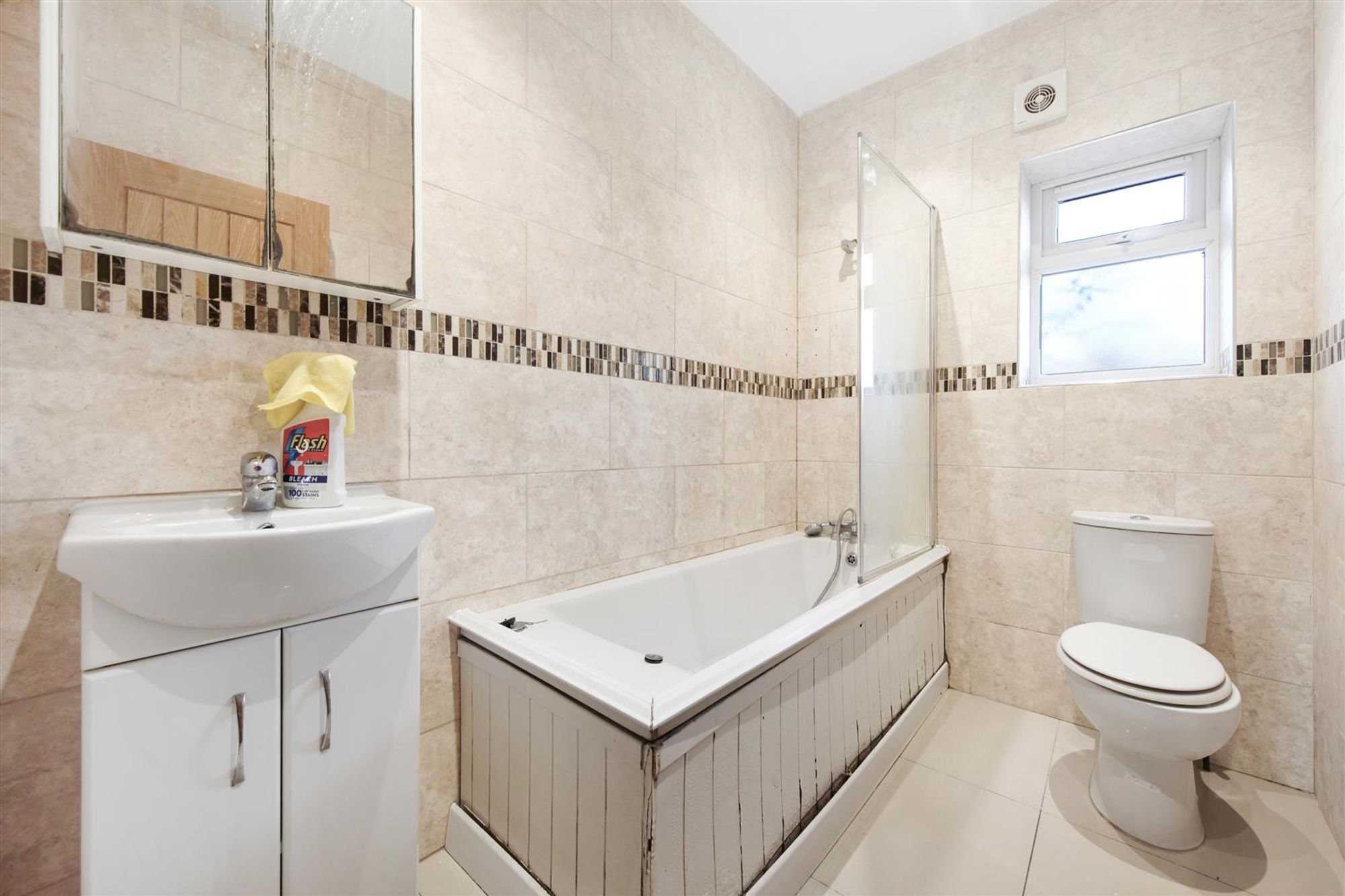 1 bed house to rent in Courthill Road, London 2