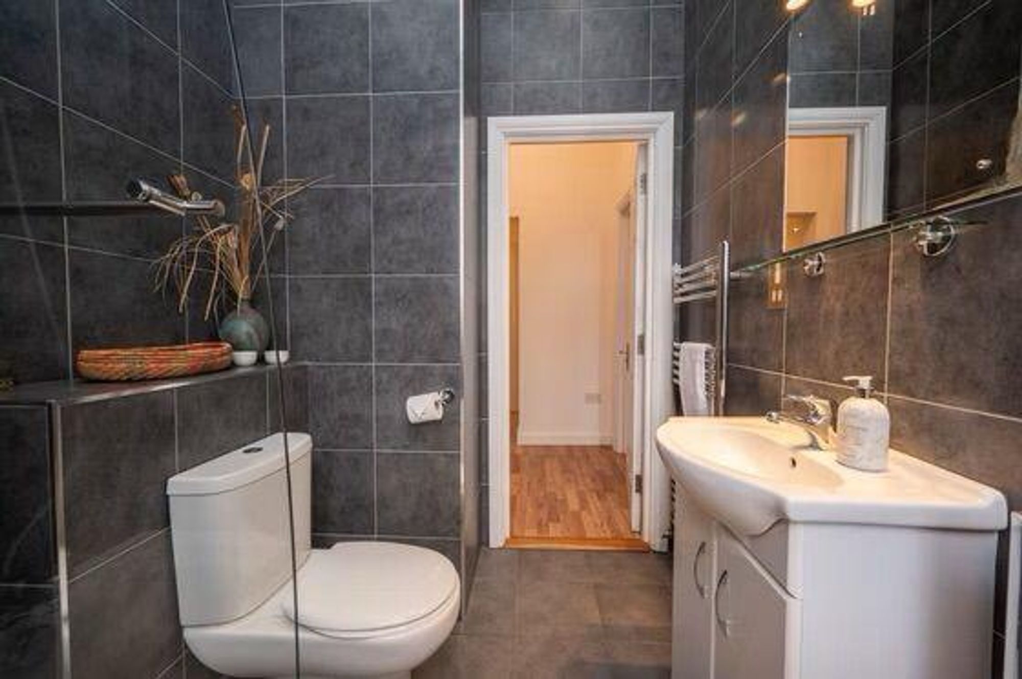 2 bed flat to rent in Marischal Road, London 2