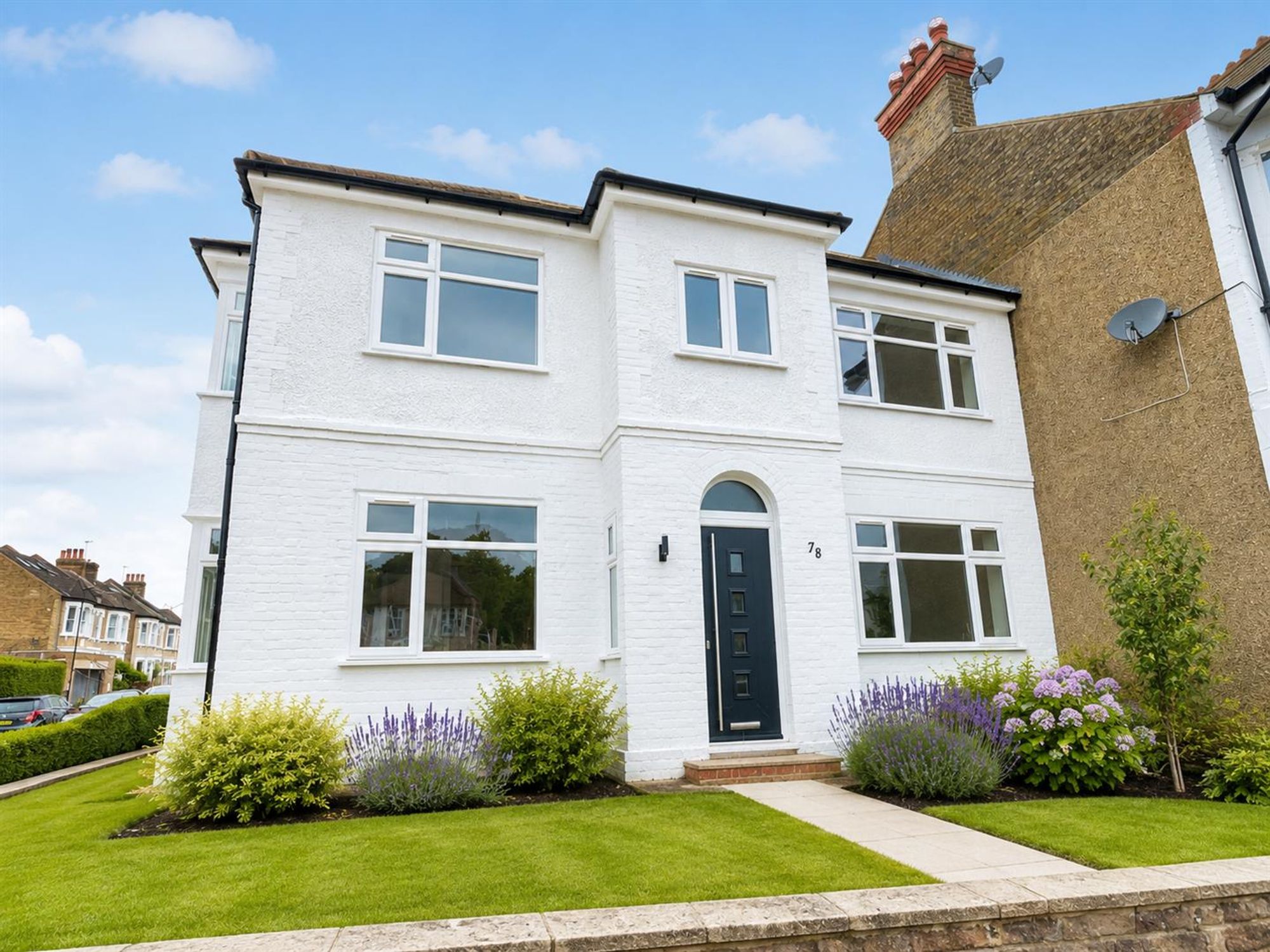 2 bed flat to rent in Footscray Road, London, SE9