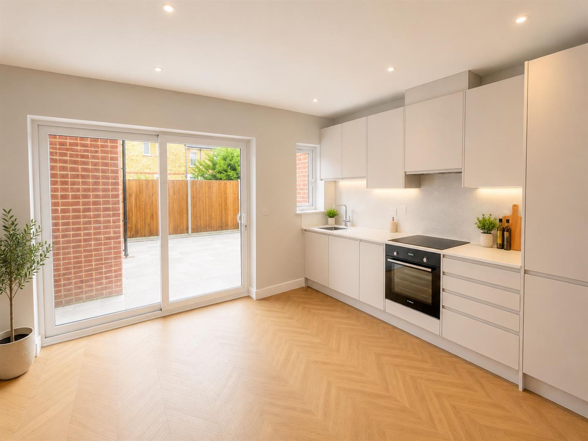 2 bed flat to rent in Footscray Road, London 1