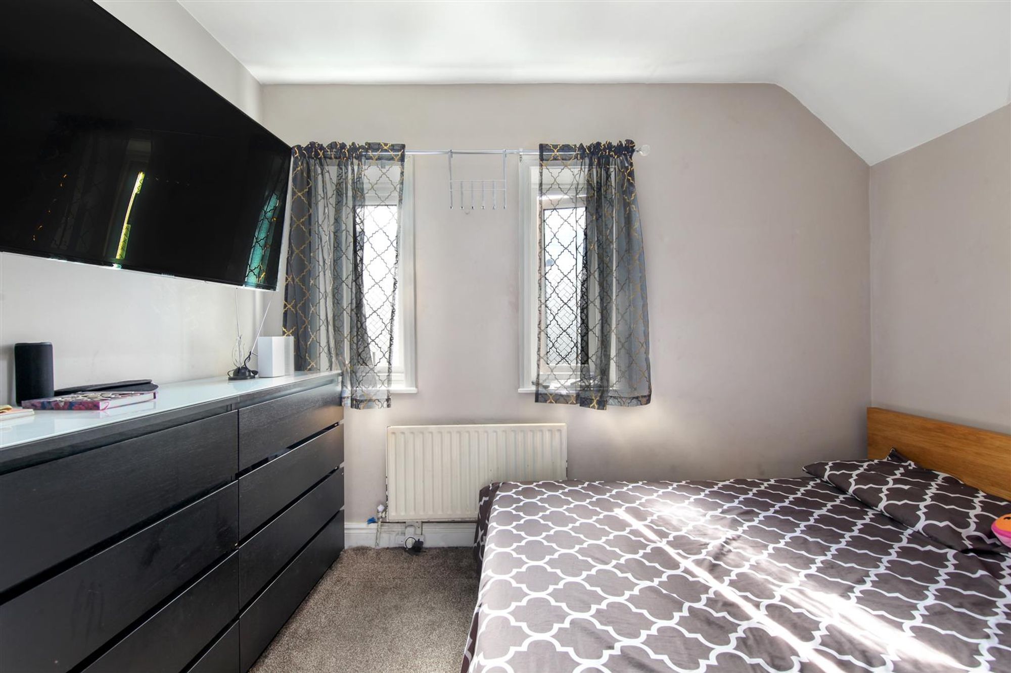 3 bed end of terrace house for sale in King Alfred Avenue, London  - Property Image 10