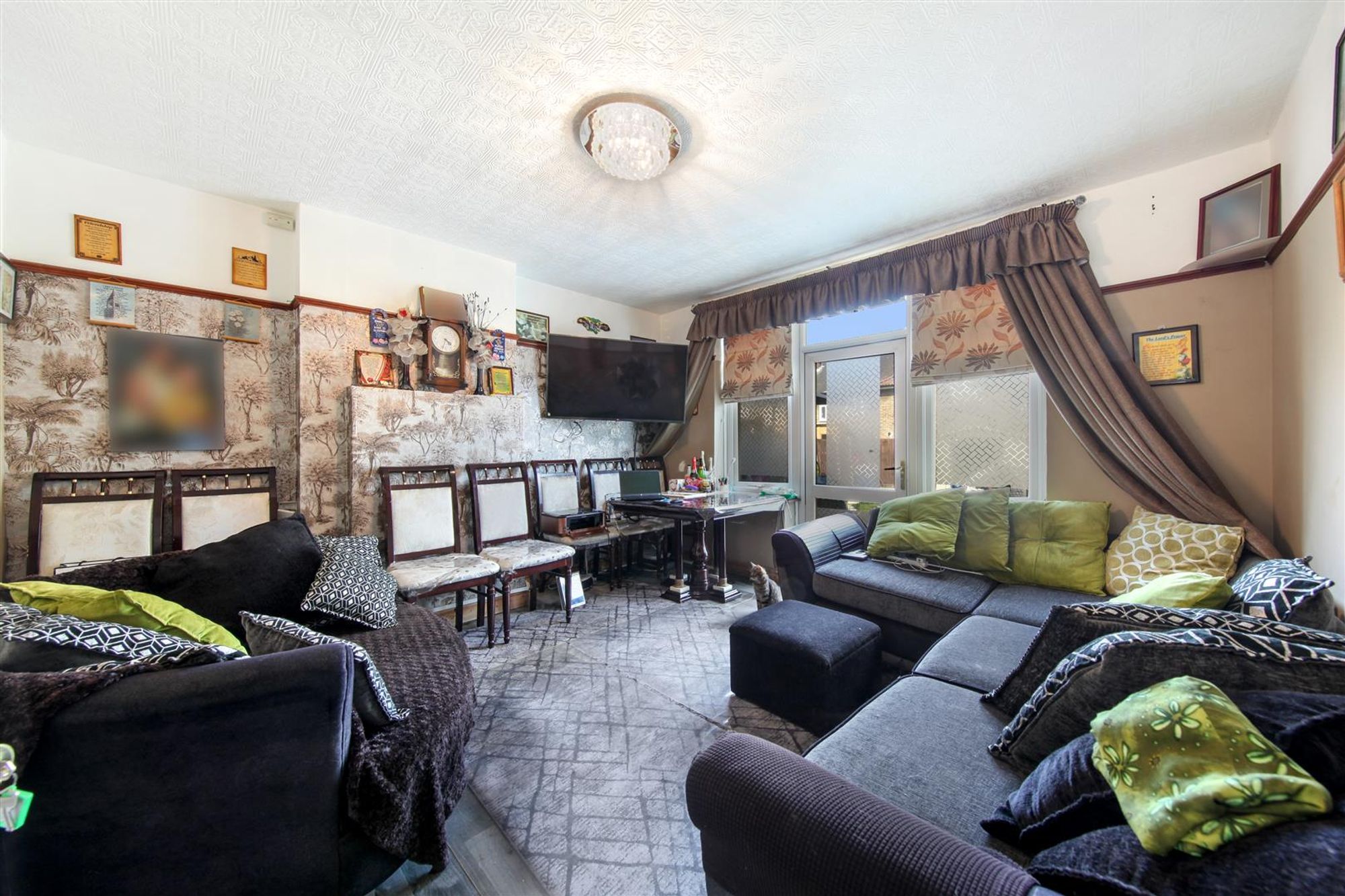 3 bed end of terrace house for sale in King Alfred Avenue, London  - Property Image 2