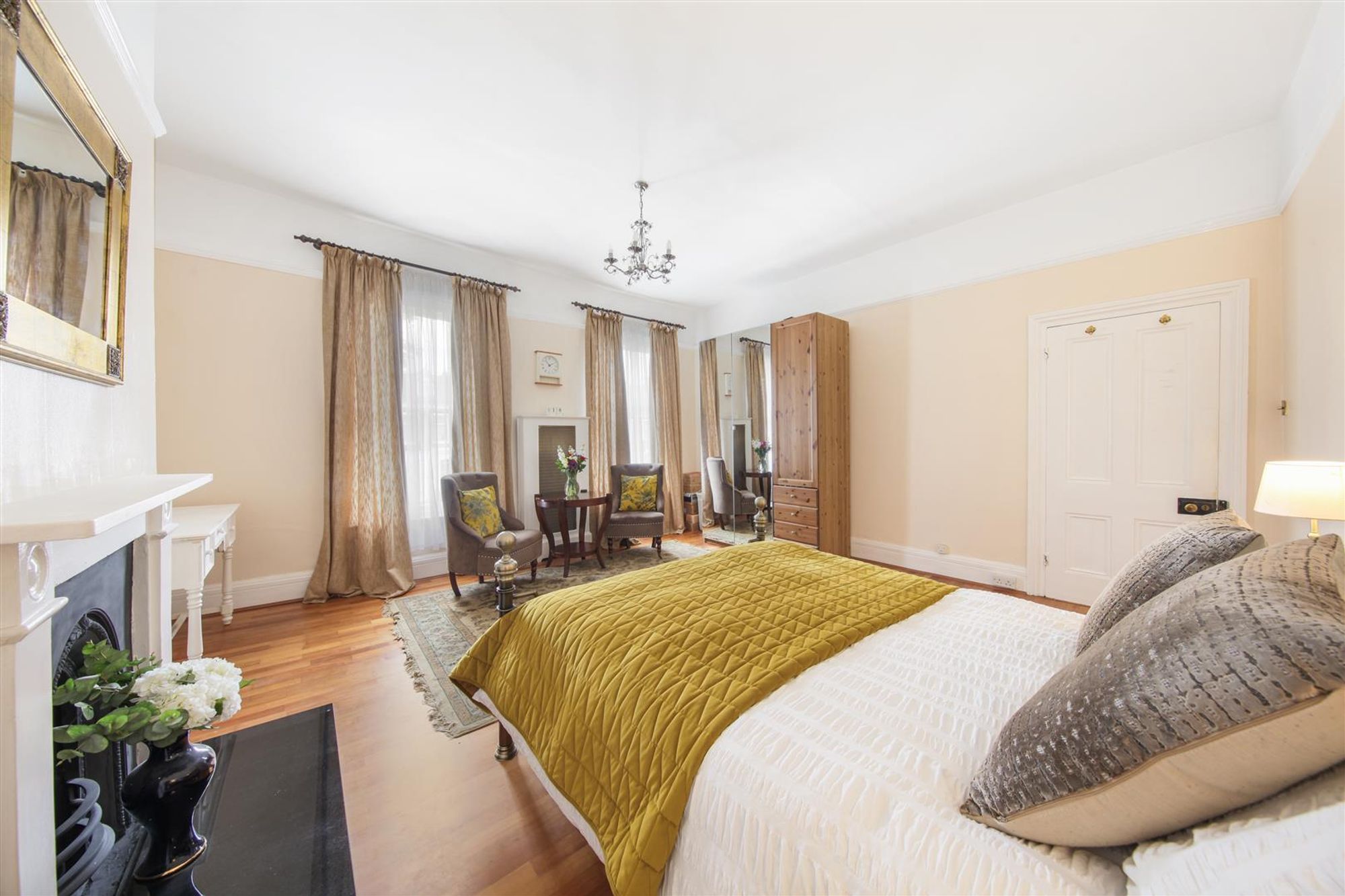 5 bed house for sale in Burrage Road, London 7