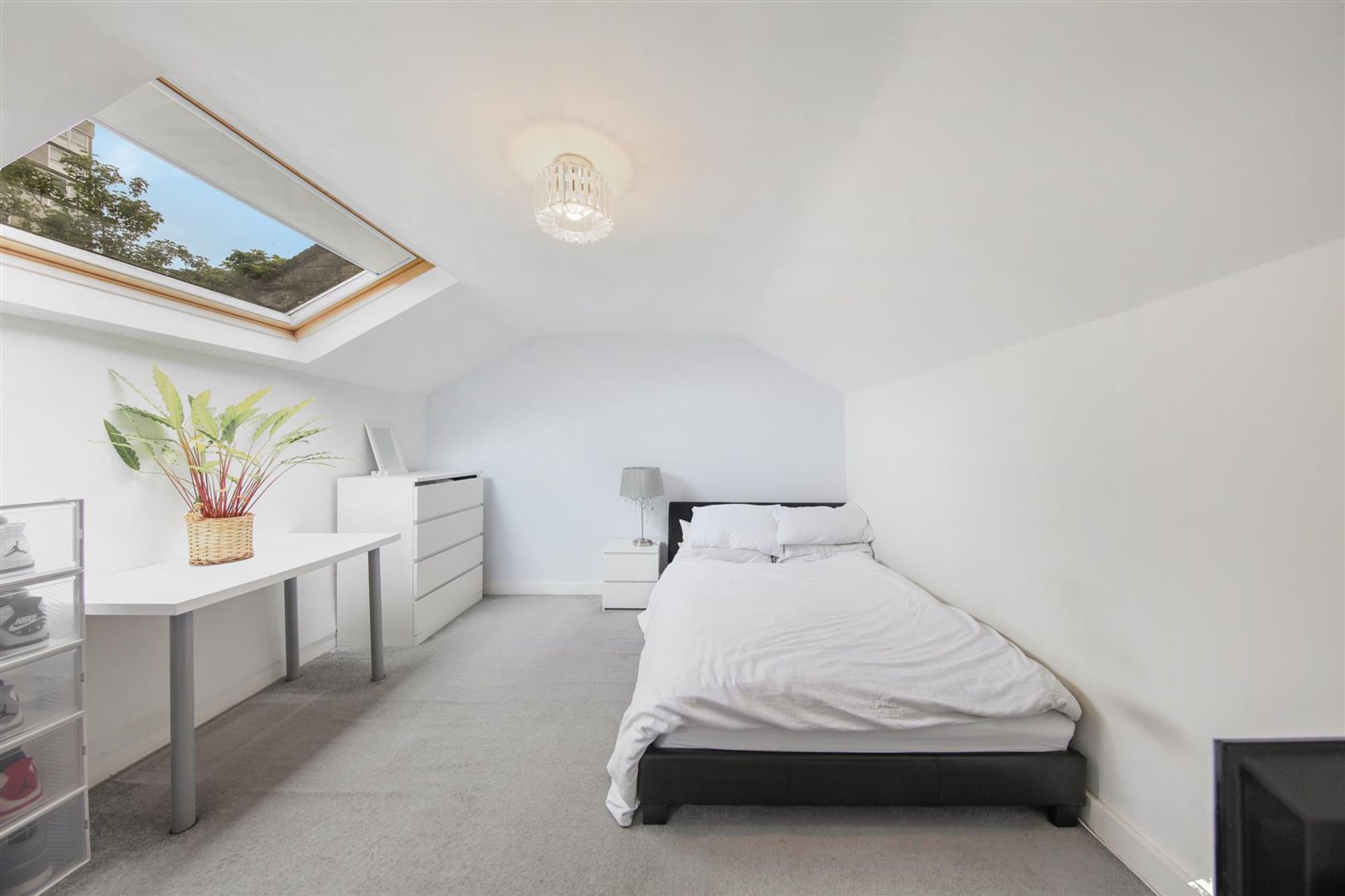 5 bed house for sale in Burrage Road, London 12