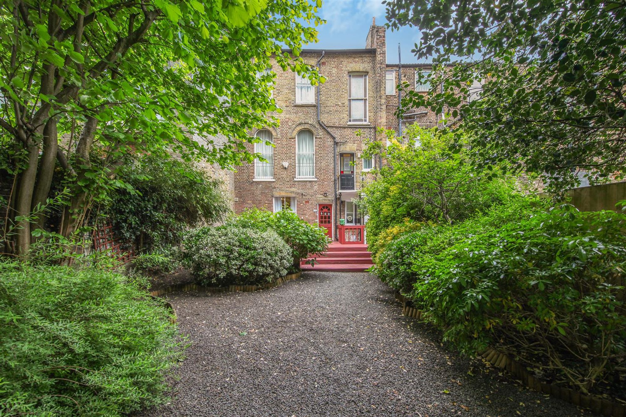 5 bed house for sale in Burrage Road, London 4