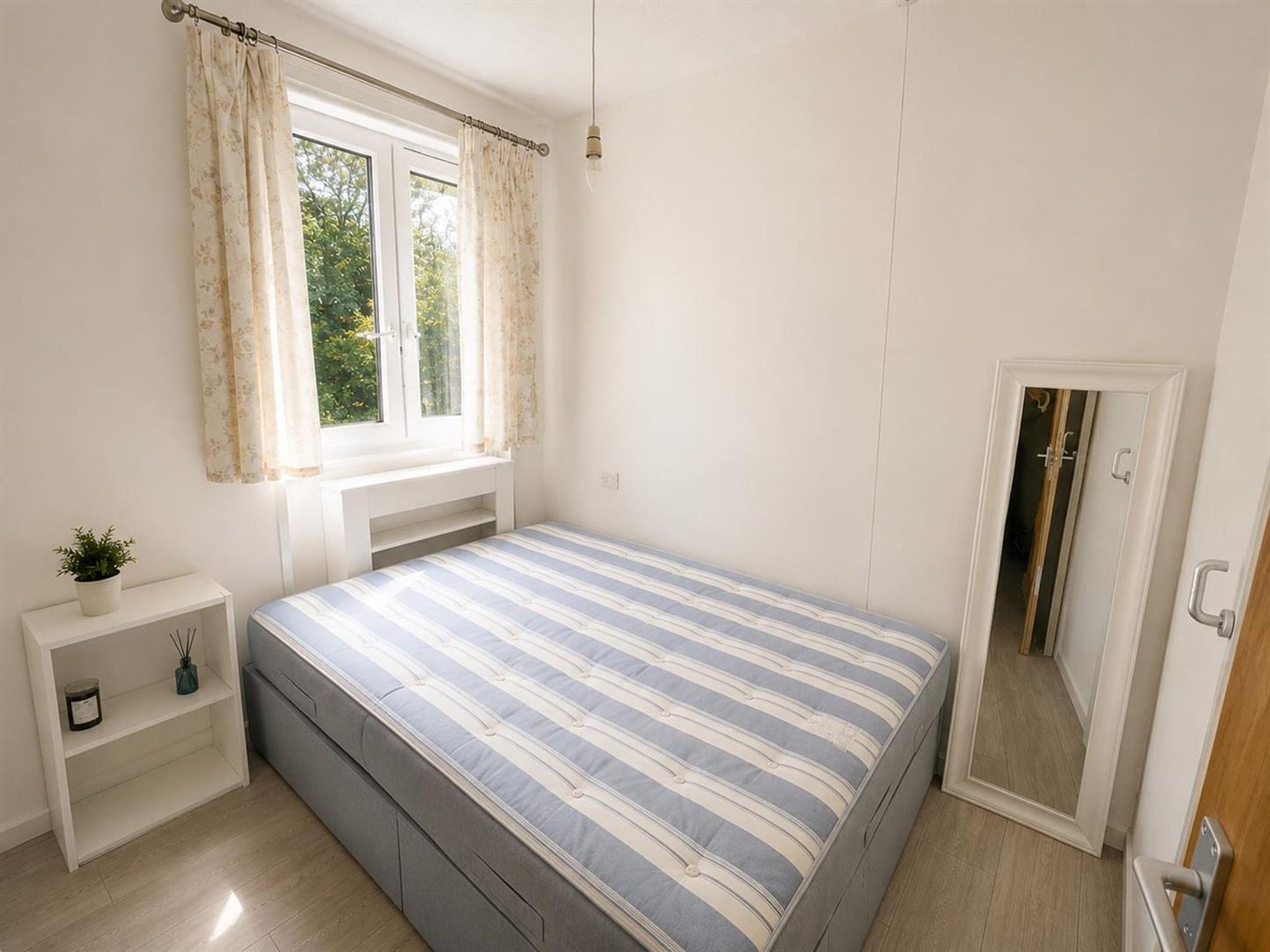 1 bed flat share to rent in Hodister Close, London 6