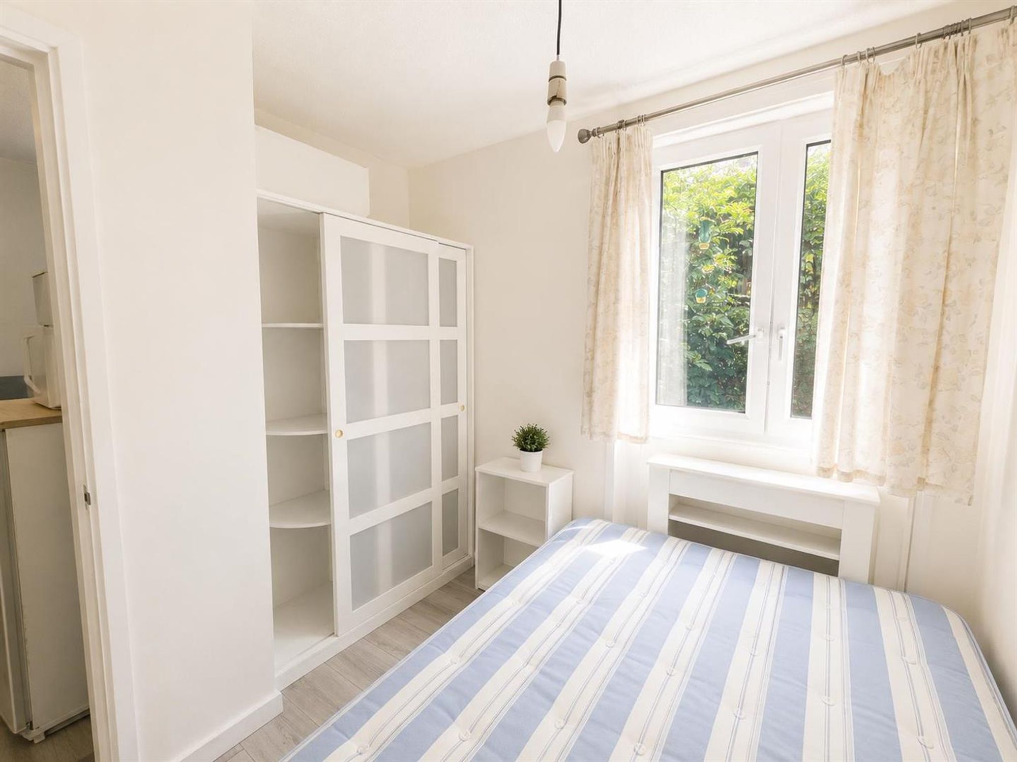 1 bed flat share to rent in Hodister Close, London, SE5