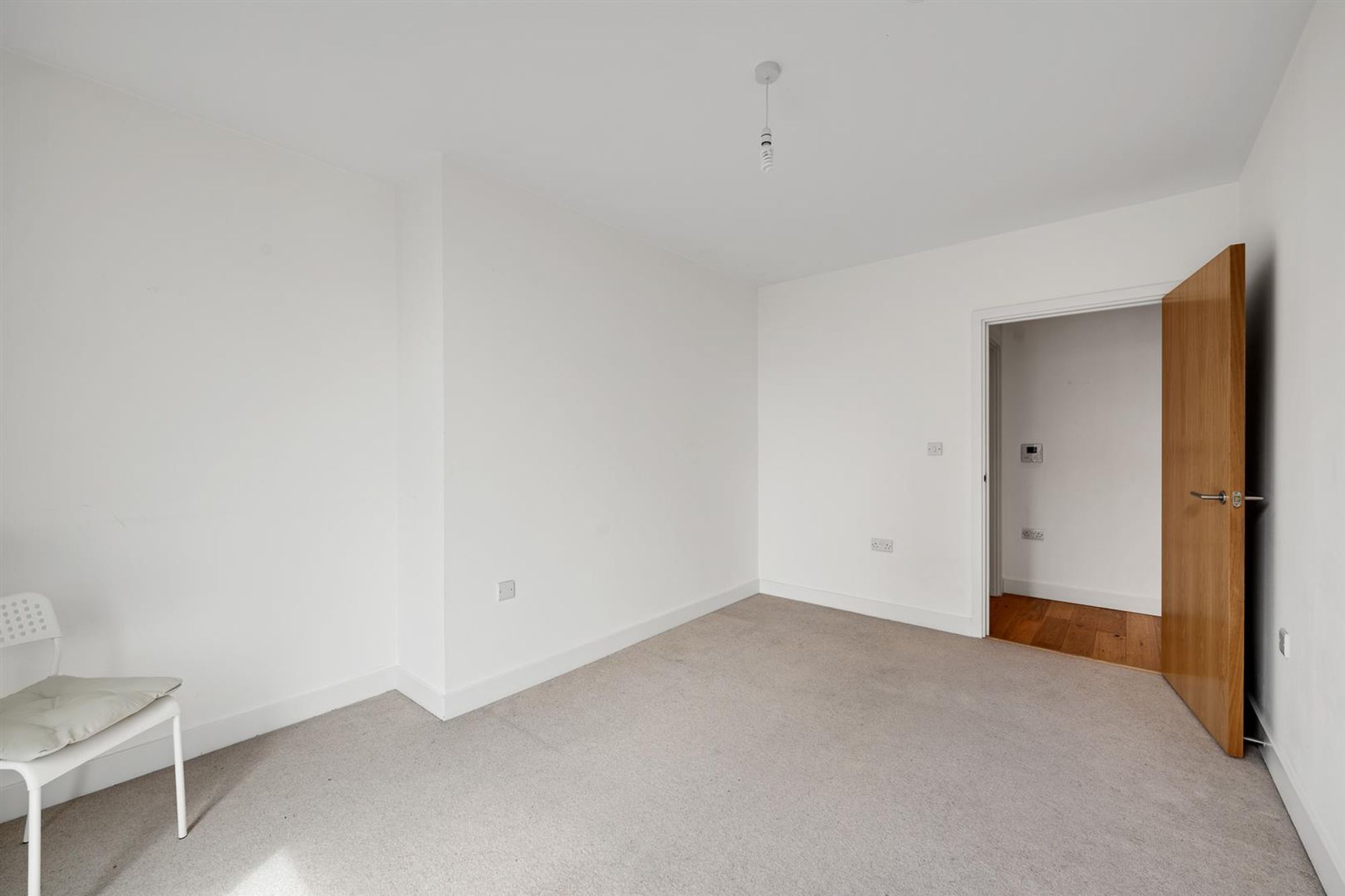2 bed flat for sale in Station Road, London 7