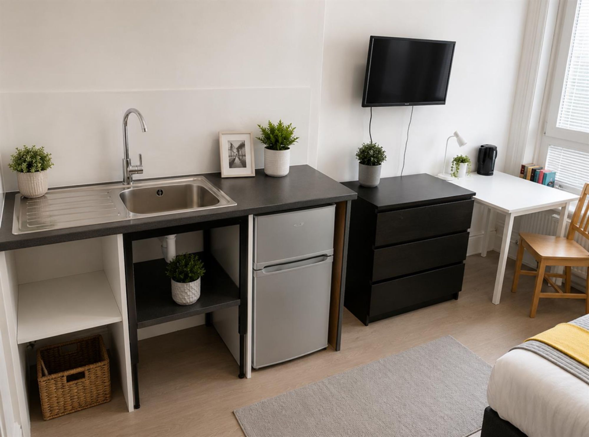 1 bed flat to rent in Woolwich Road, London 1