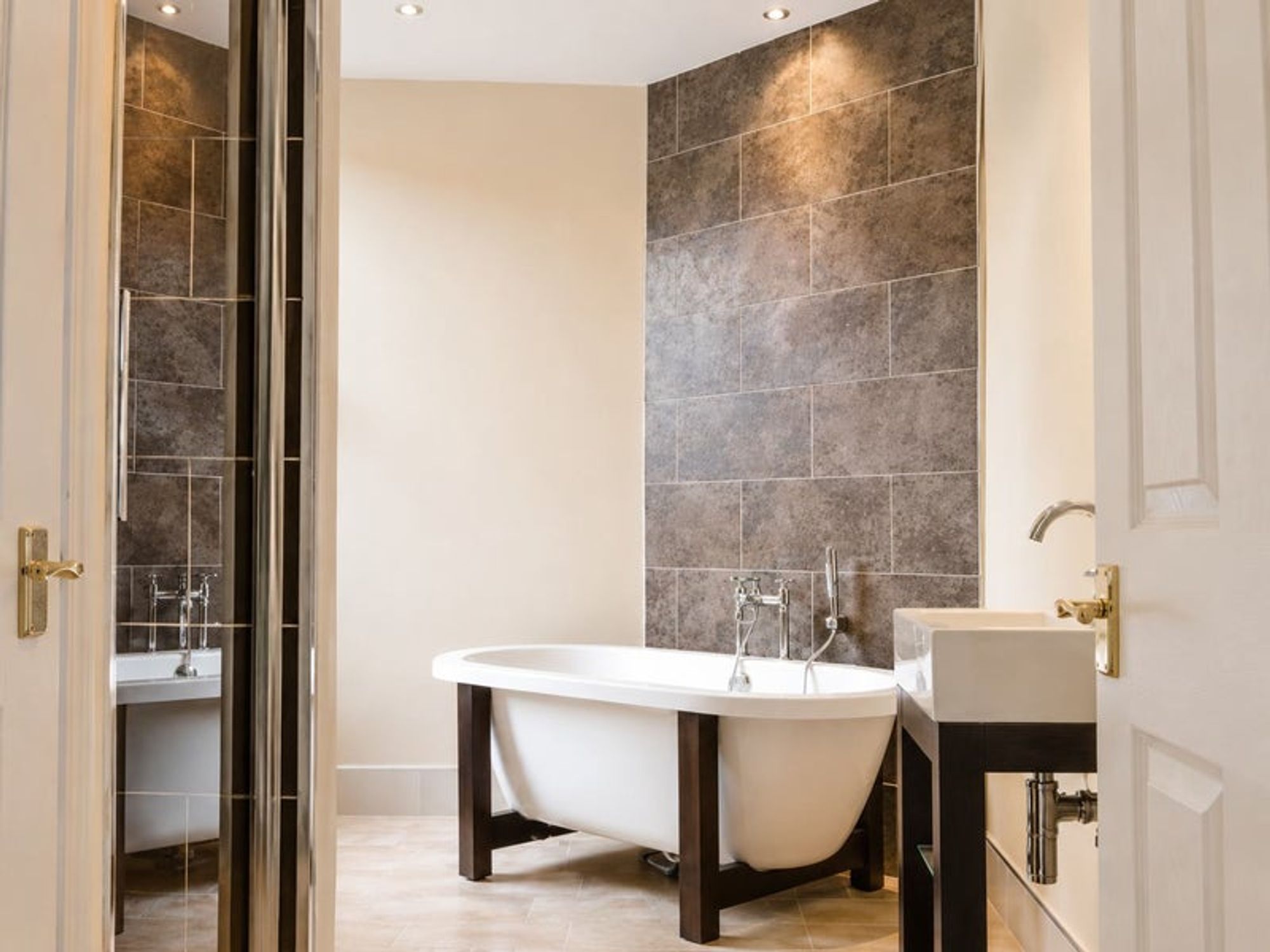 1 bed house share to rent in Mount Pleasant Road, London 1