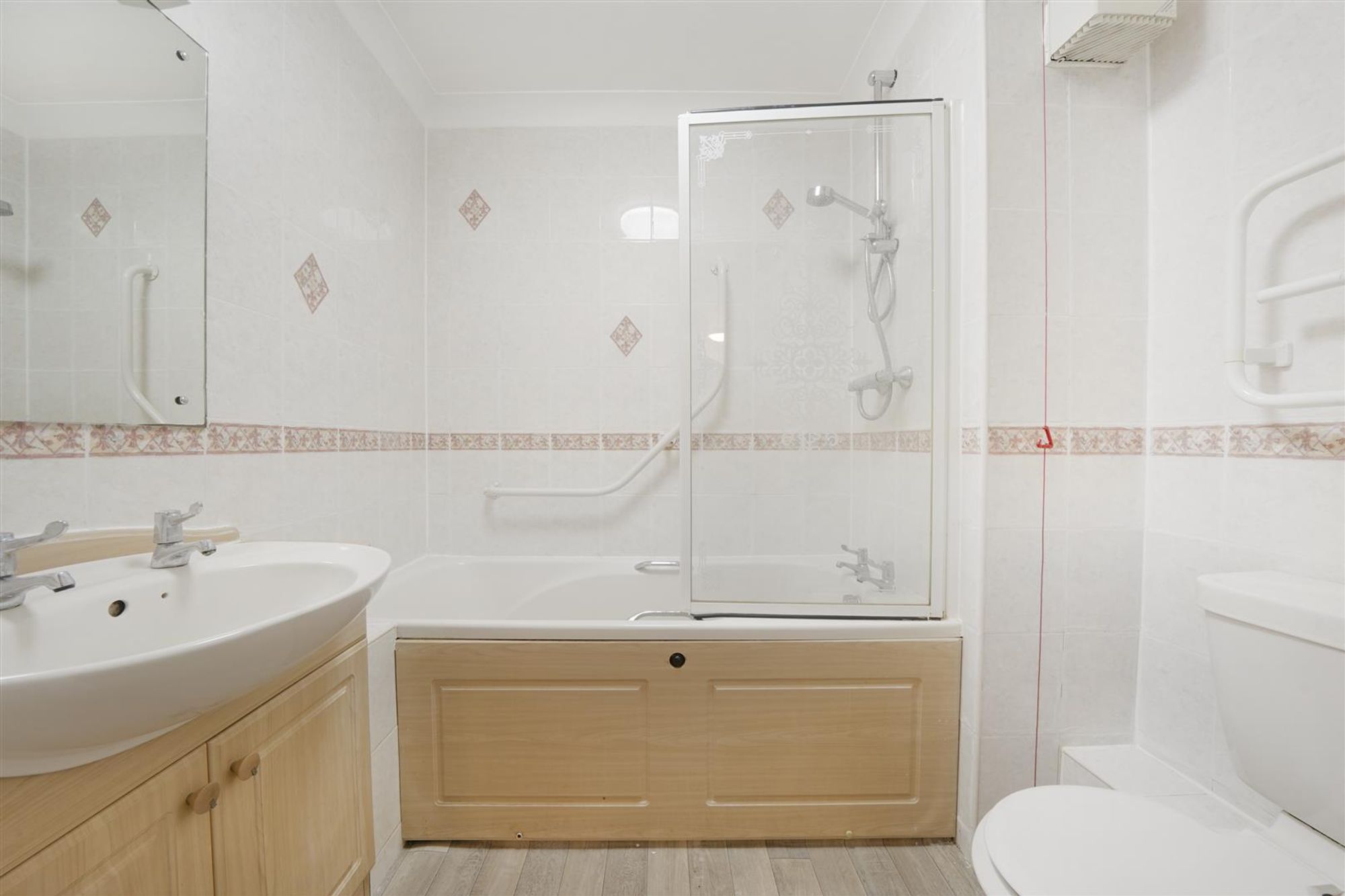 2 bed house share for sale in Whitburn Road, London  - Property Image 4