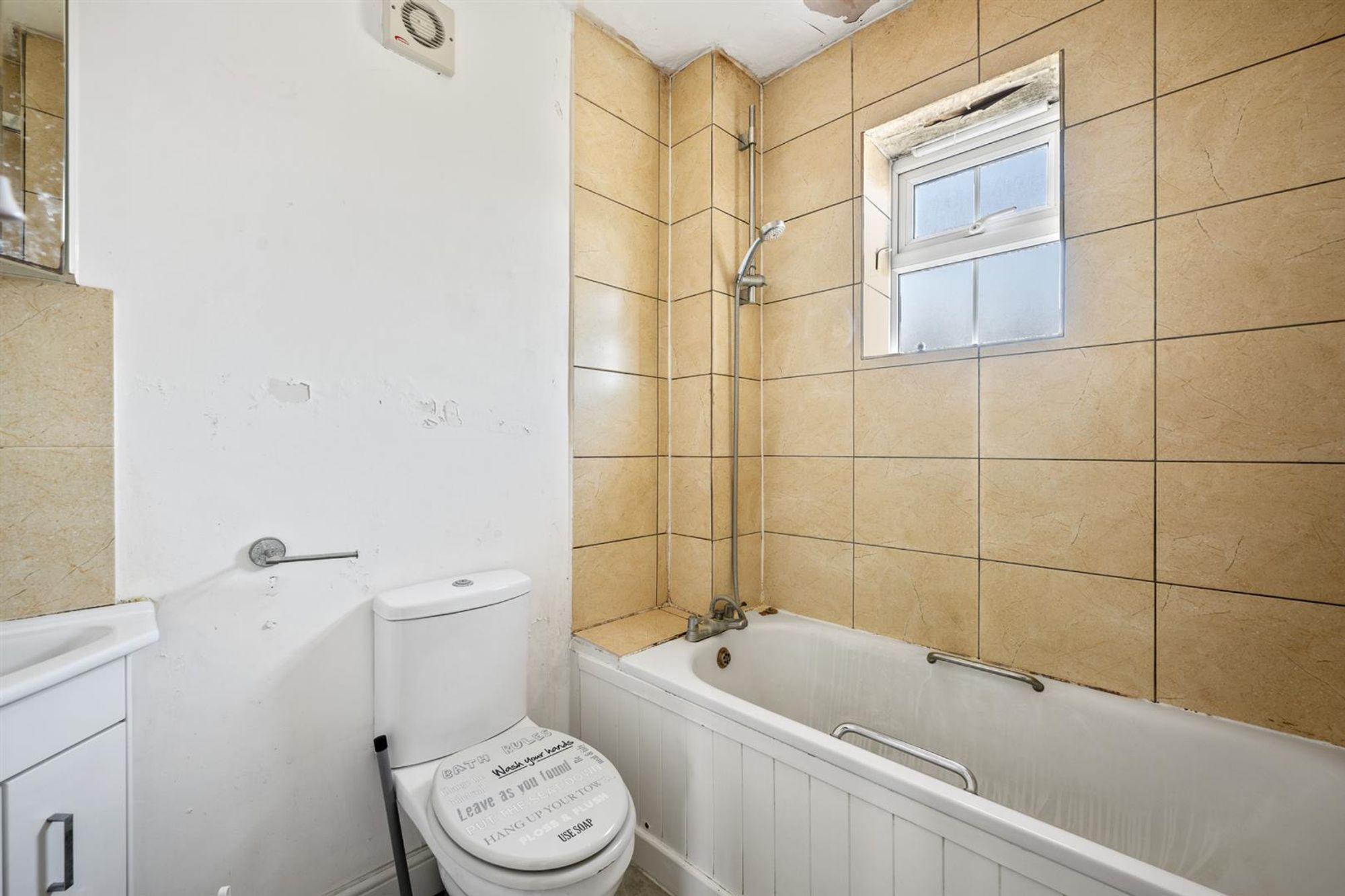 3 bed house for sale in Plum Lane, London  - Property Image 10