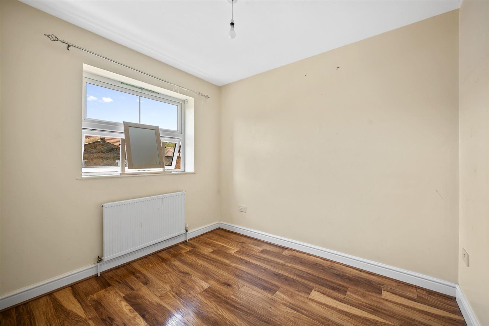 3 bed house for sale in Plum Lane, London 6